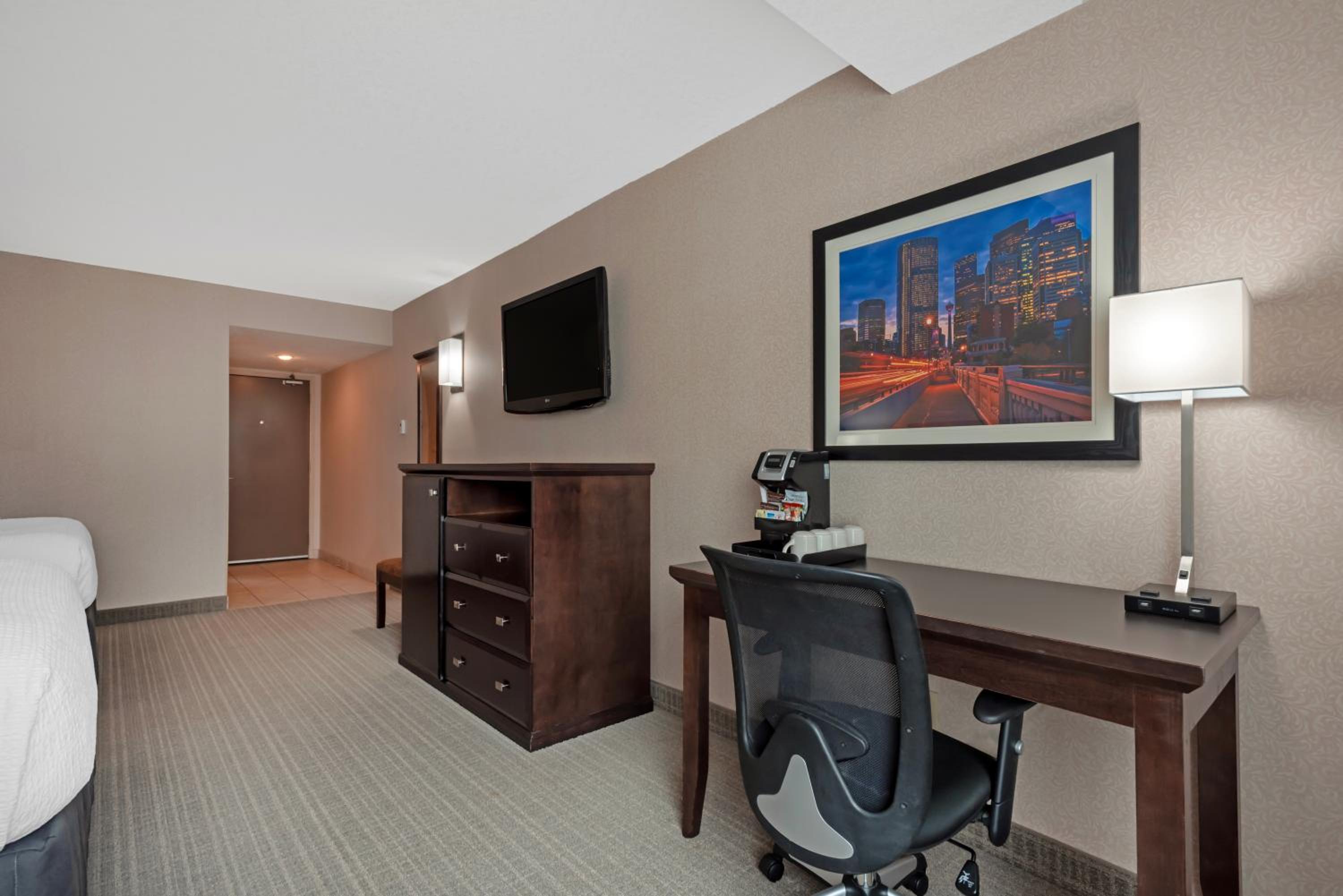 Queen Room with Two Queen Beds and Walk-In Shower - Mobility Accessible