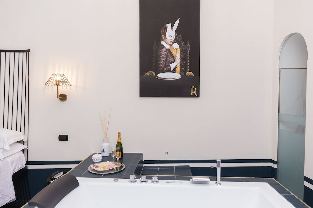 Deluxe Suite, Hot Tub, (La Regina)