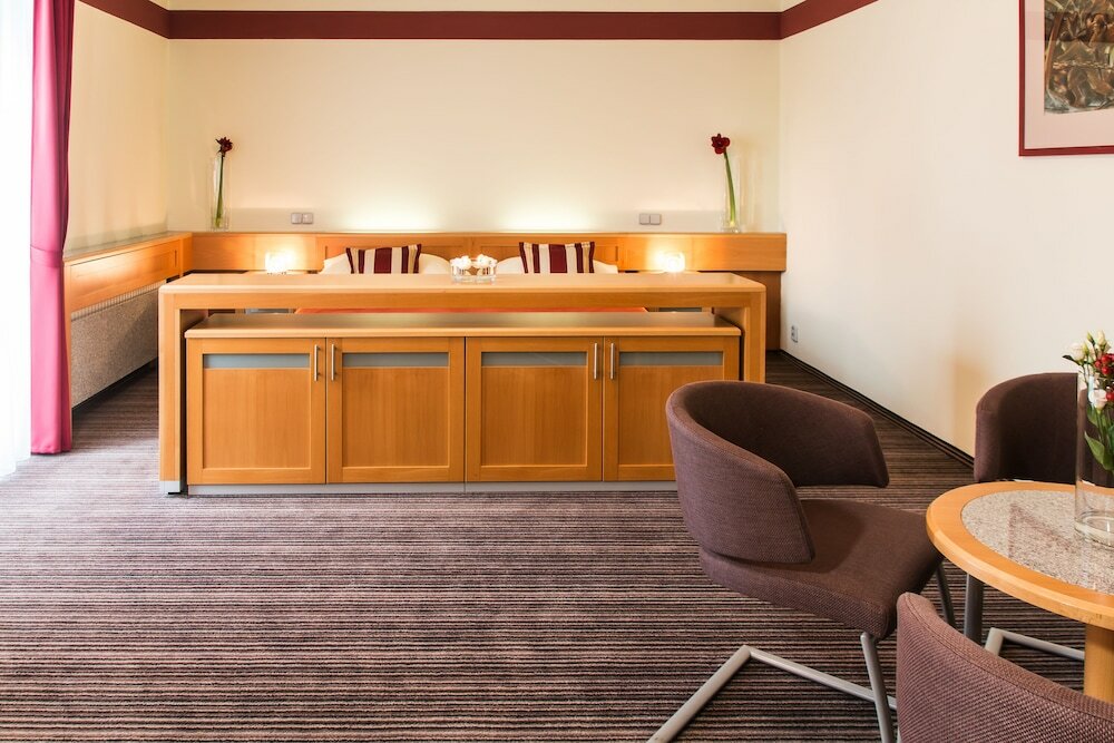 Business Suite, 1 King Bed