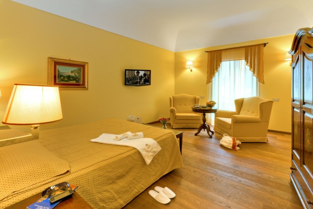 Junior Double Room, Multiple Beds
