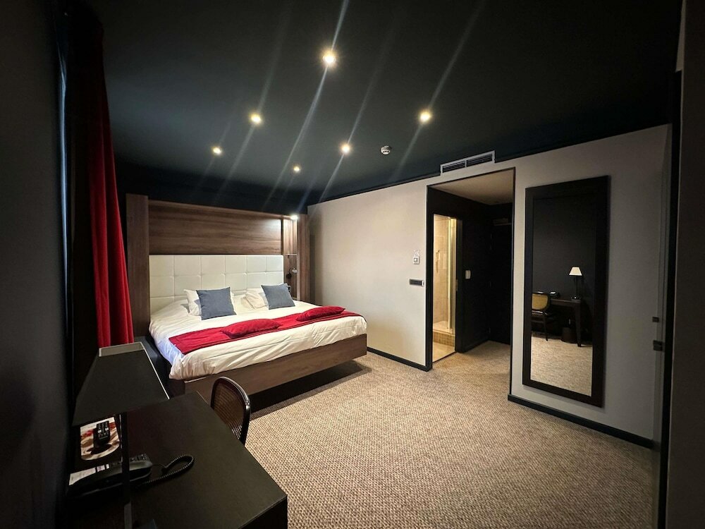 Standard Suite, 1 Double Bed with Sofa bed