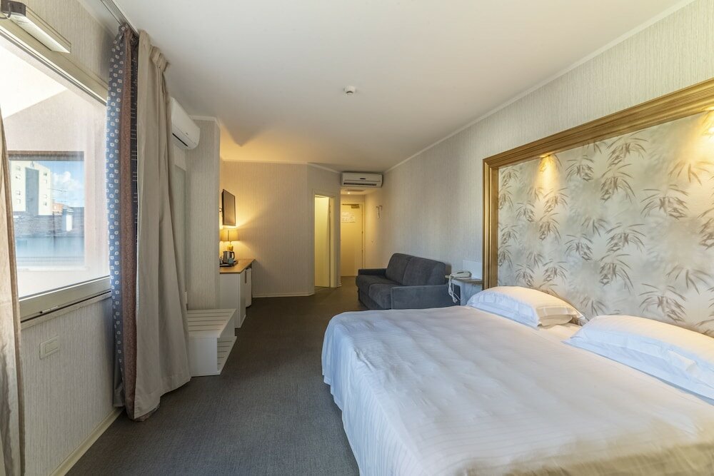 Classic Quadruple Room