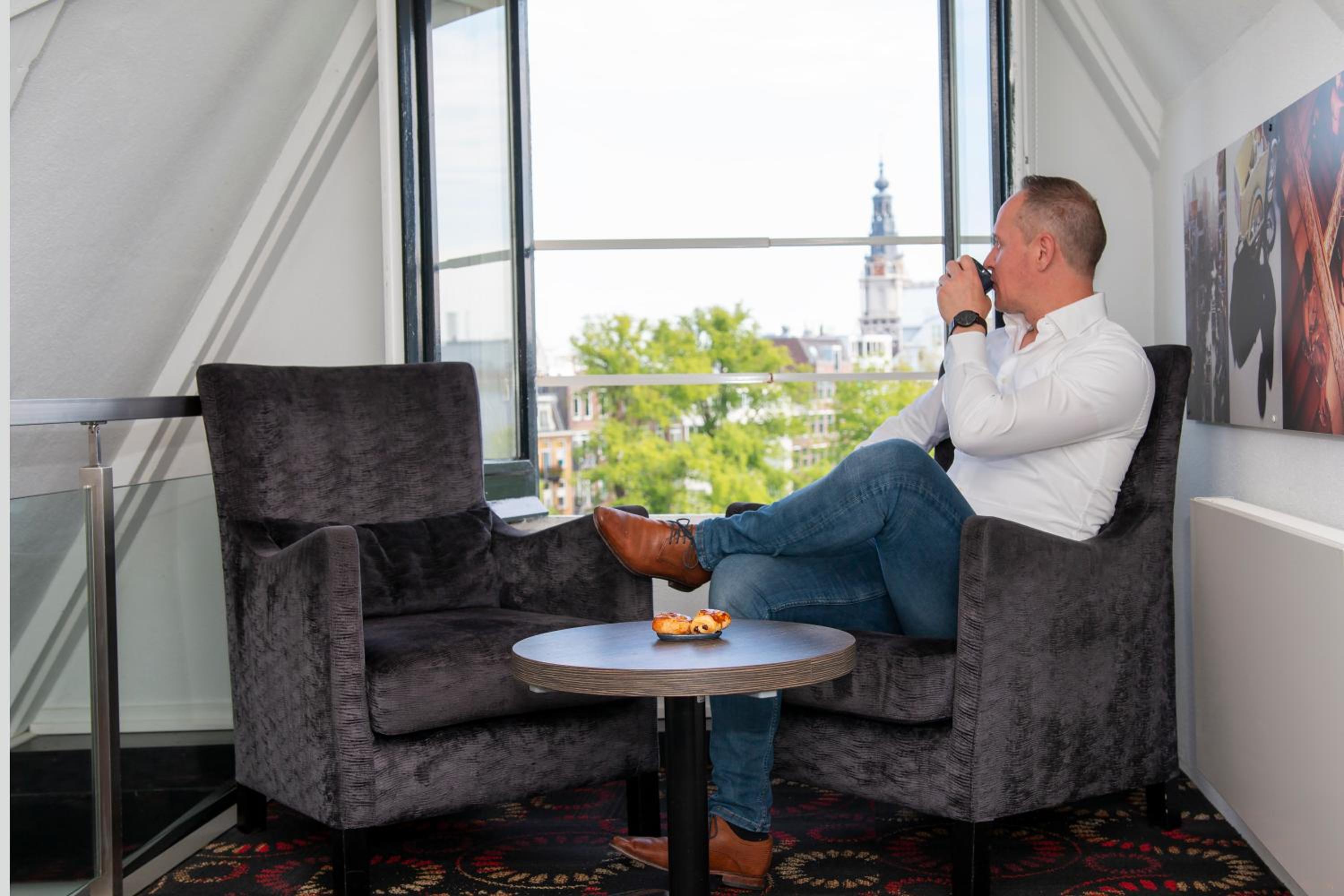 Apartment 2 Twin Beds