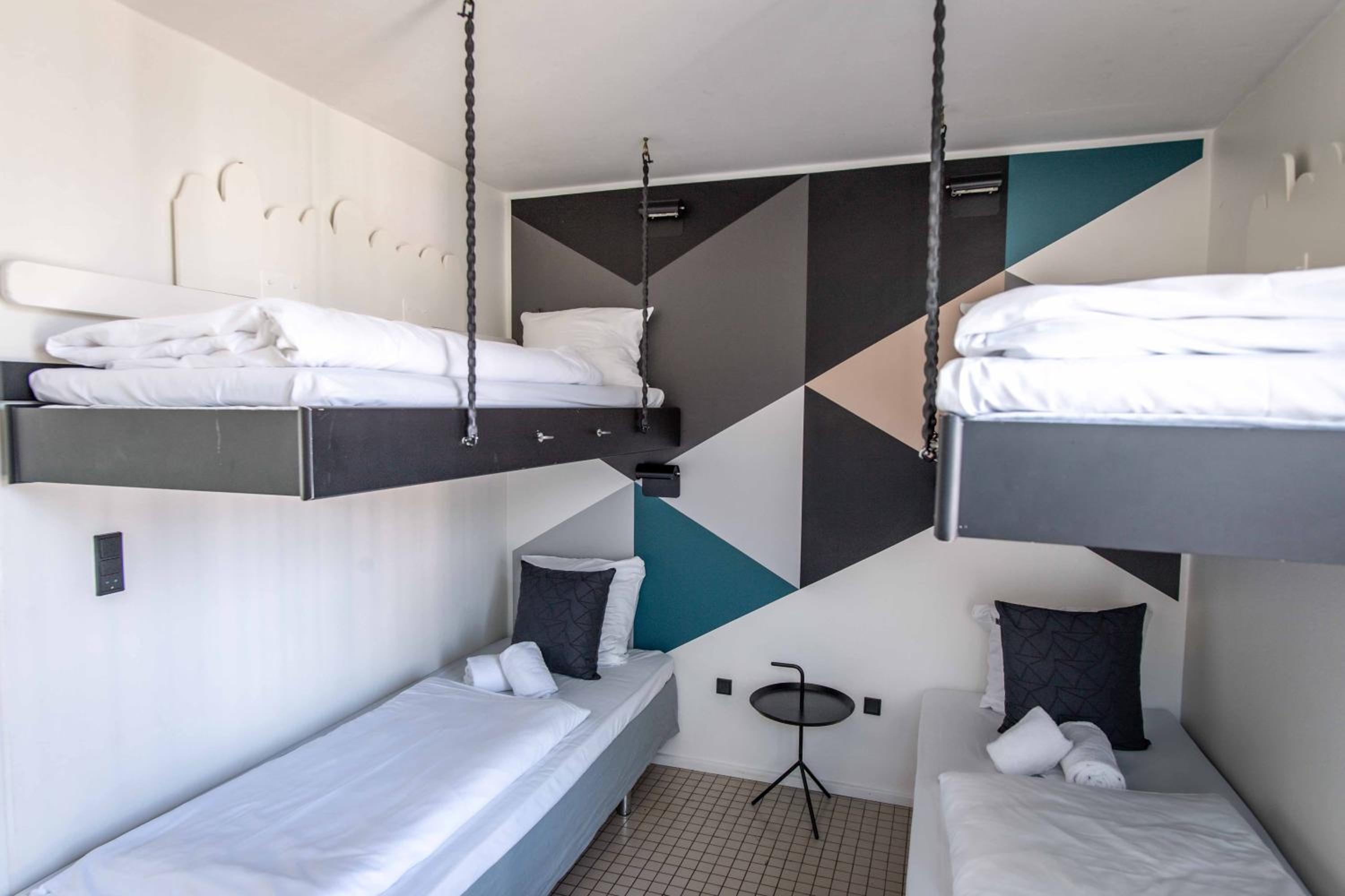 Three-Bedroom Apartment with Courtyard View