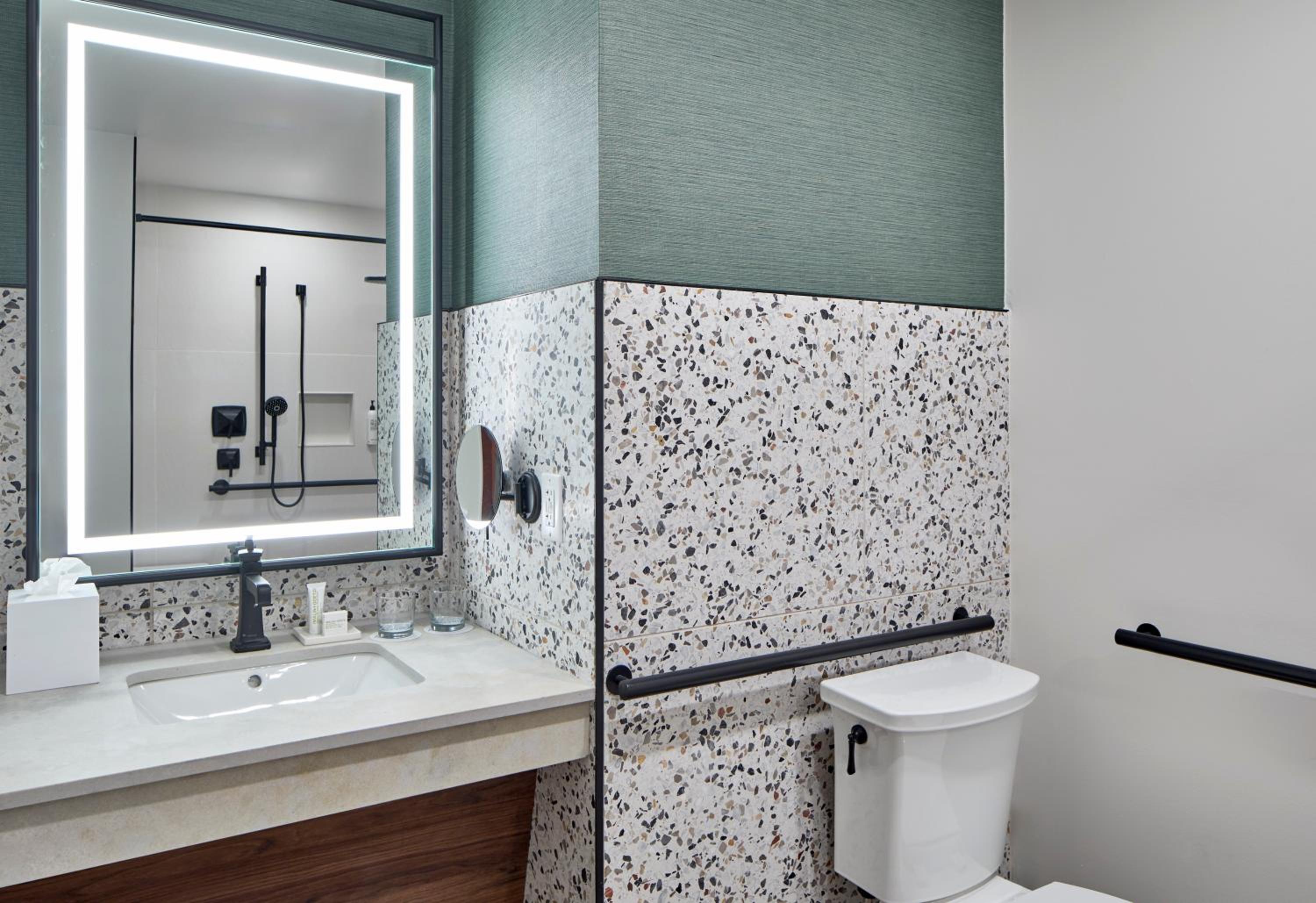 King Room with Roll-In Shower - Mobility Accessible