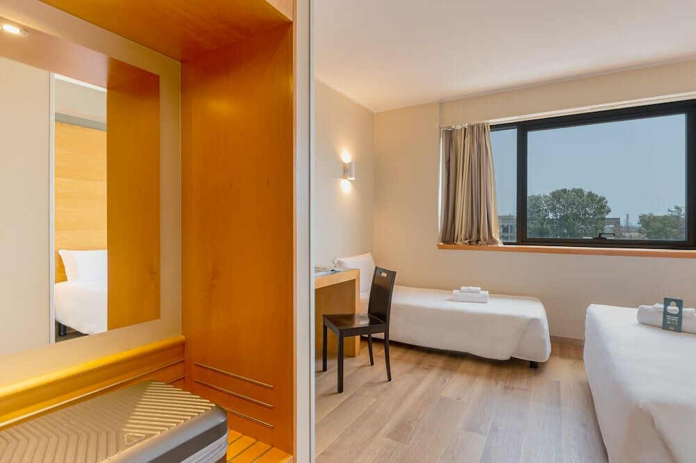 Triple Non-Smoking Room