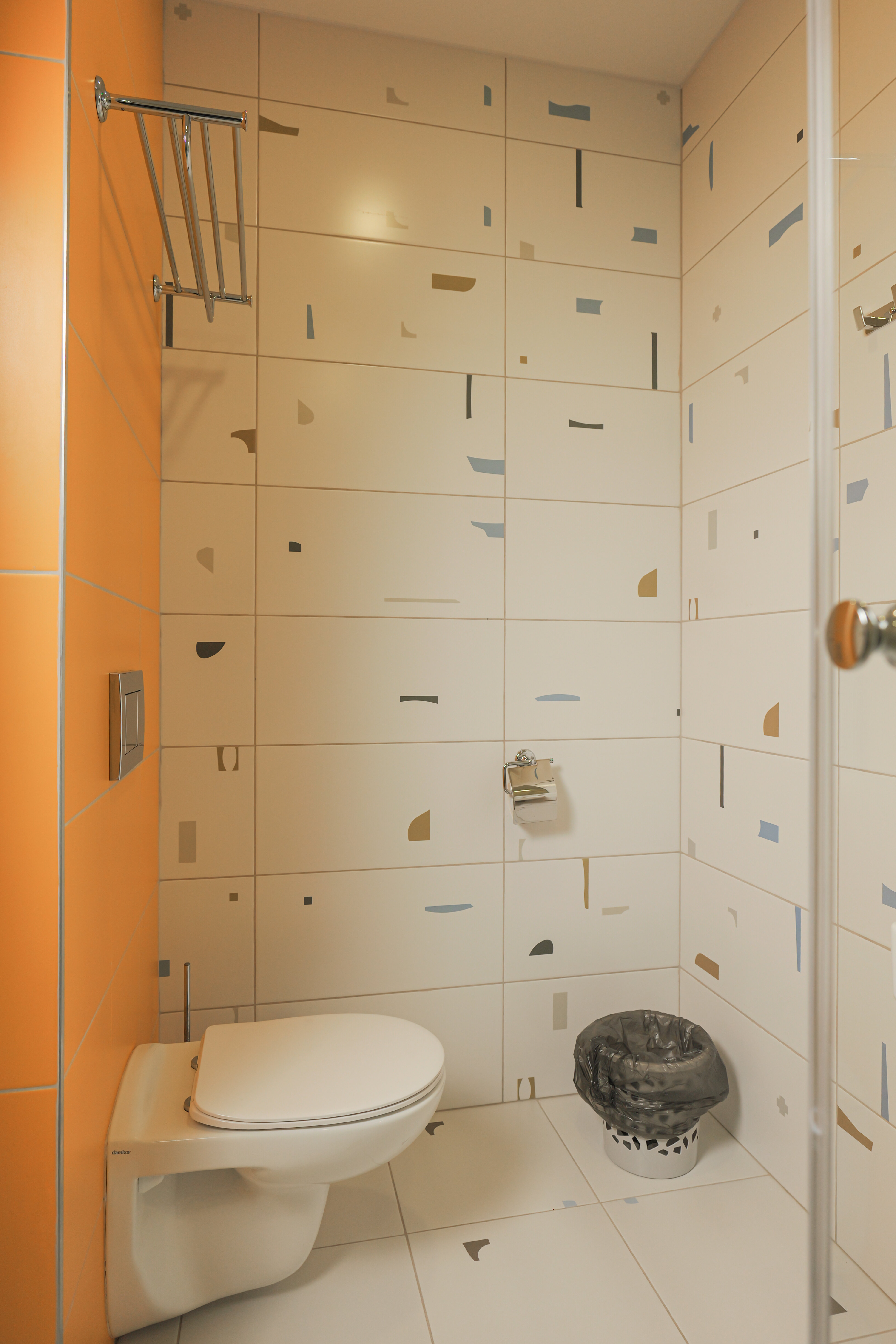 Четырехместный номер эконом-класса с общей ванной комнатой