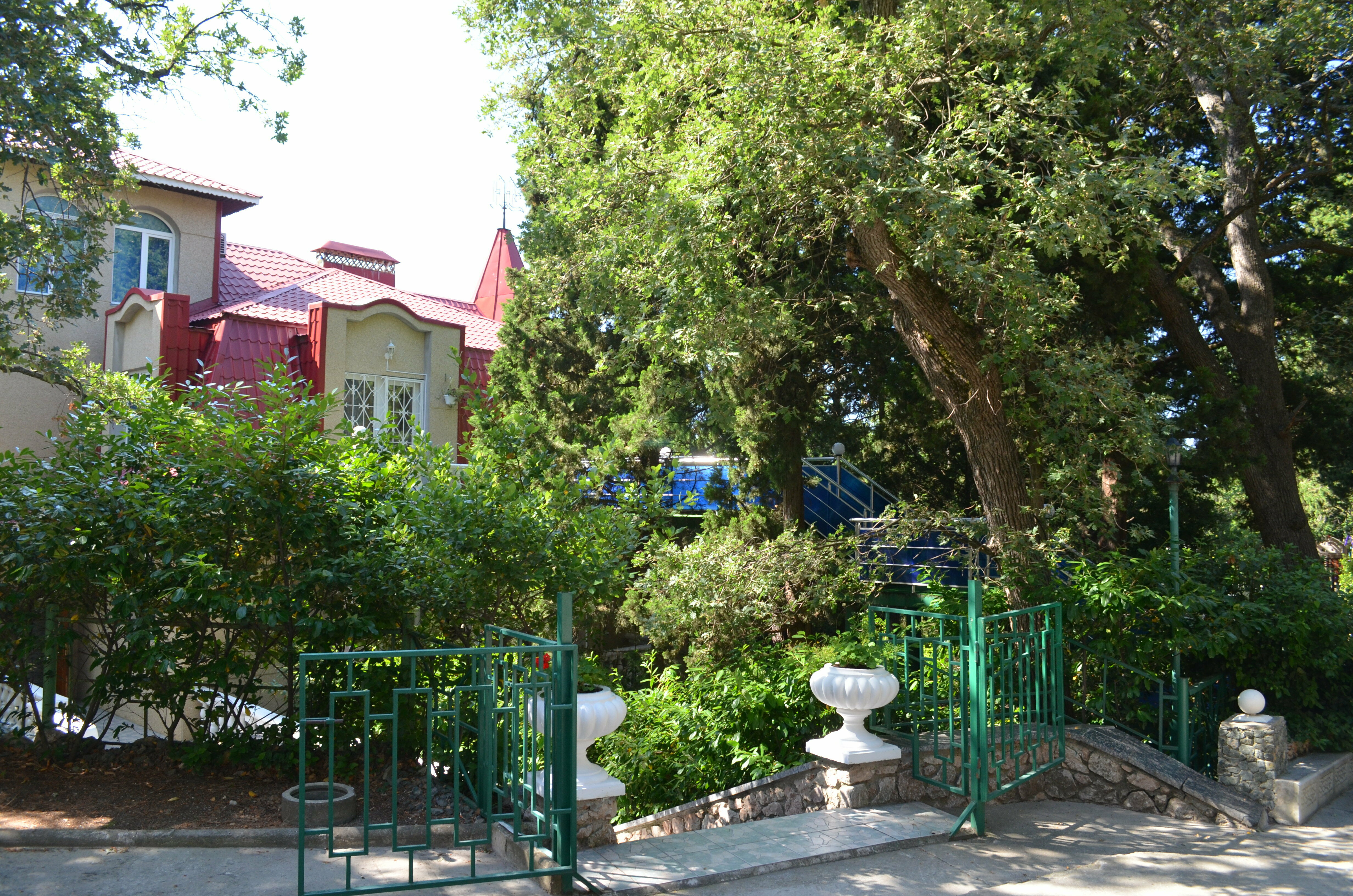 Двухместный номер Делюкс с 1 кроватью и боковым видом на море