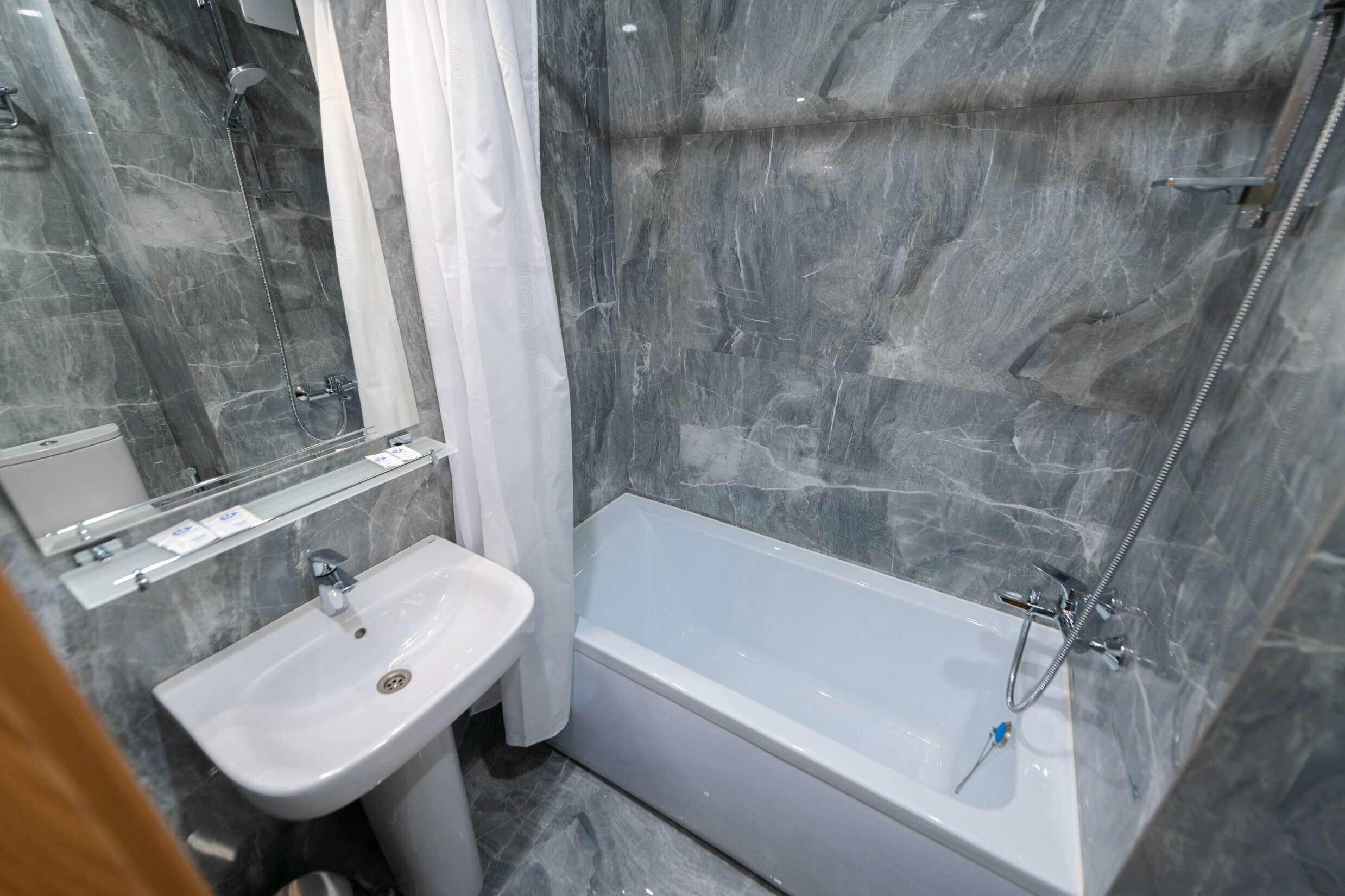 Стандарт + с двуспальной кроватью и балконом