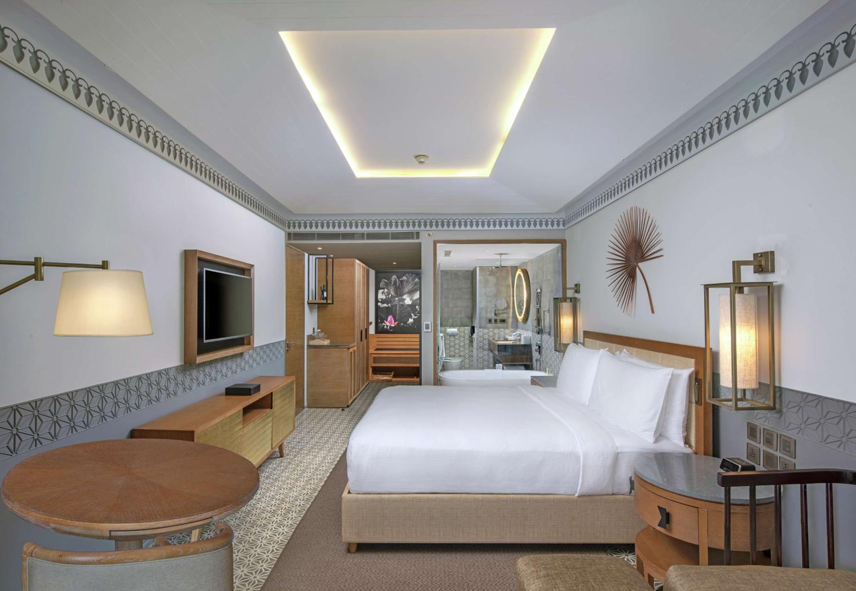 Deluxe Suite River View with Balcony