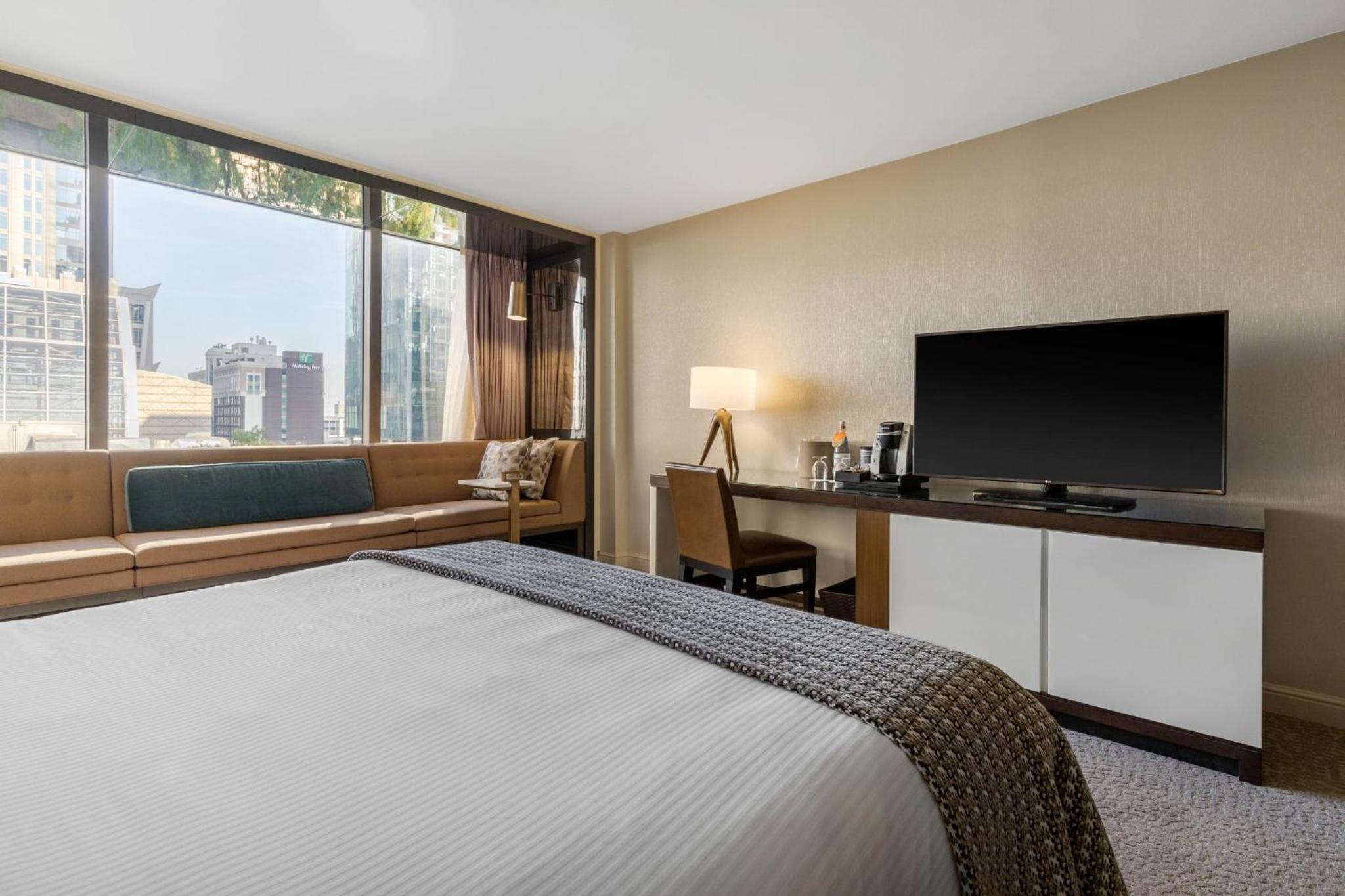 ADA Deluxe Room - 1 King Bed