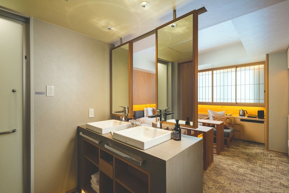 Superior Twin Room, Non Smoking, Bathtub