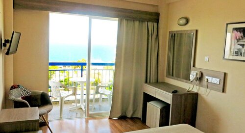 Single Room, Sea View в Marina