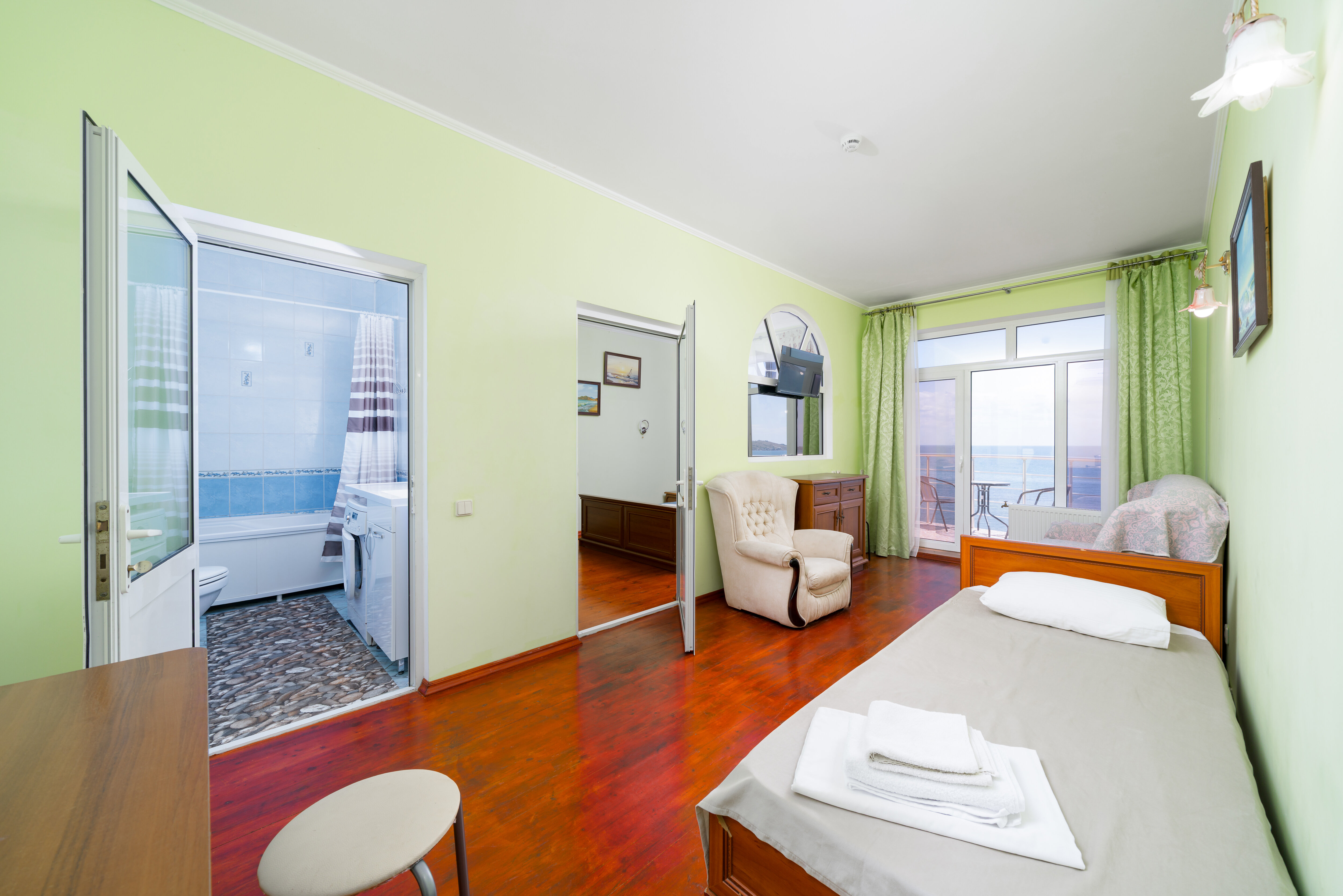 Люкс с видом на море