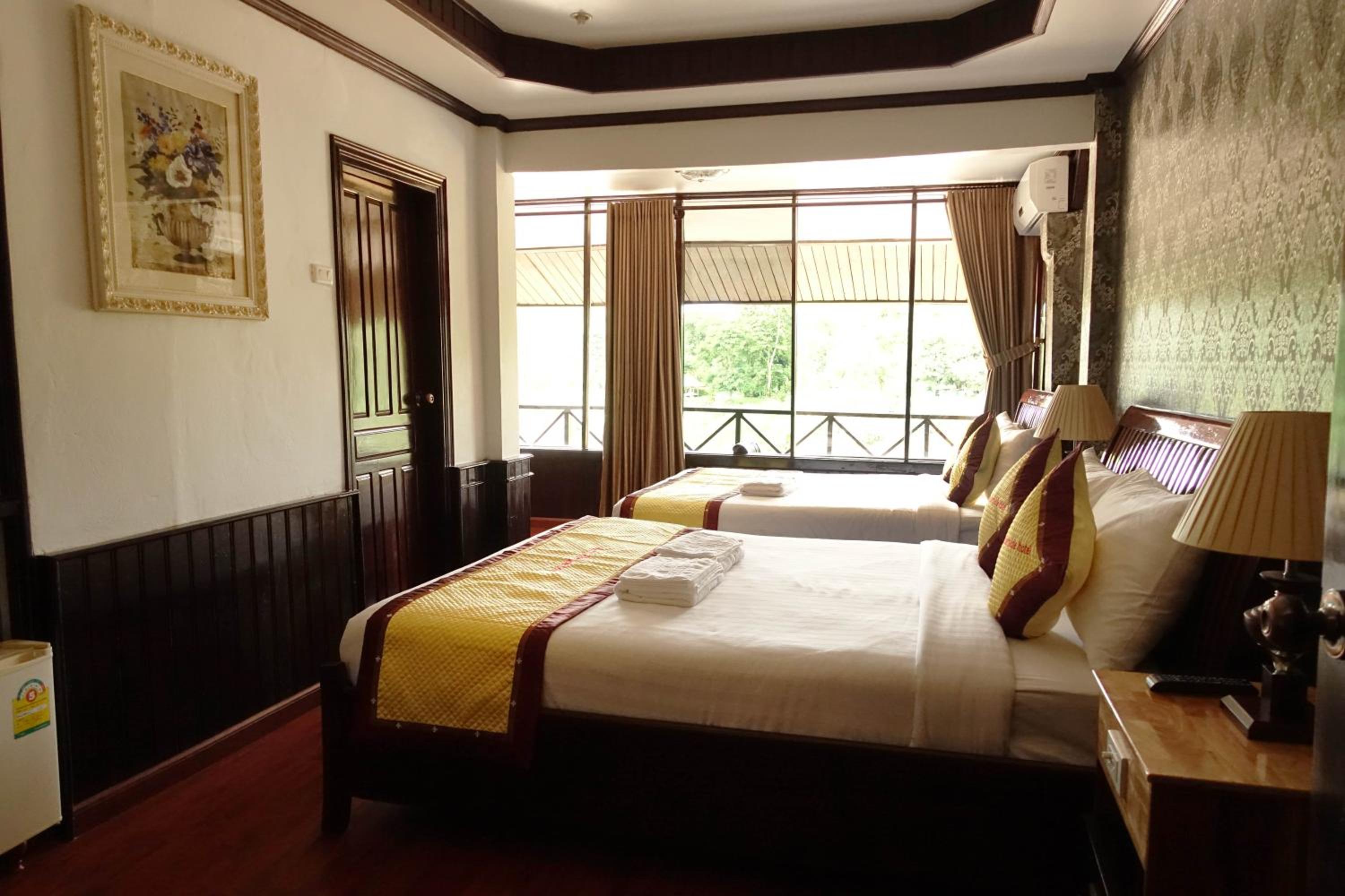 Family Room with Balcony and River View