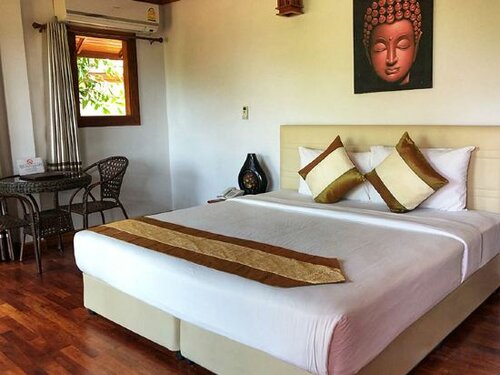 Superior Villa with Partial Sea View в Phi Phi The Beach Resort