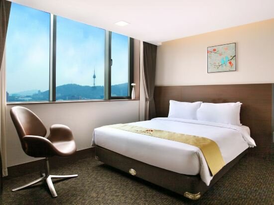 Standard Double Room (High Floor With City View)