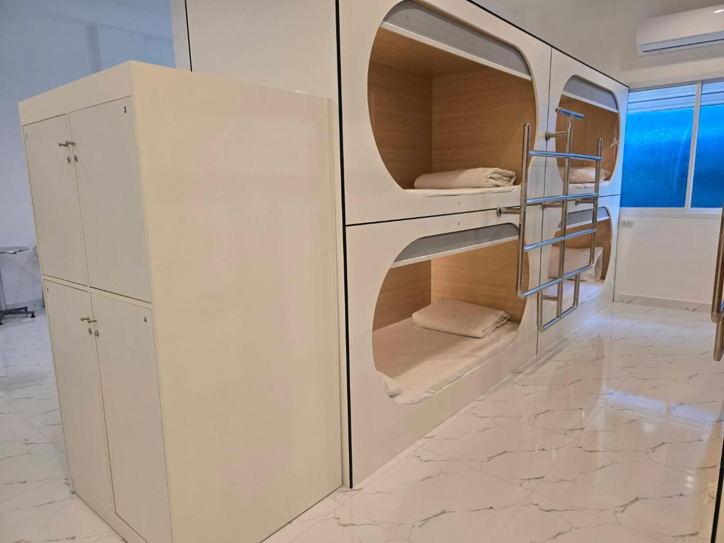 Bunk Bed in Mixed Dormitory Room