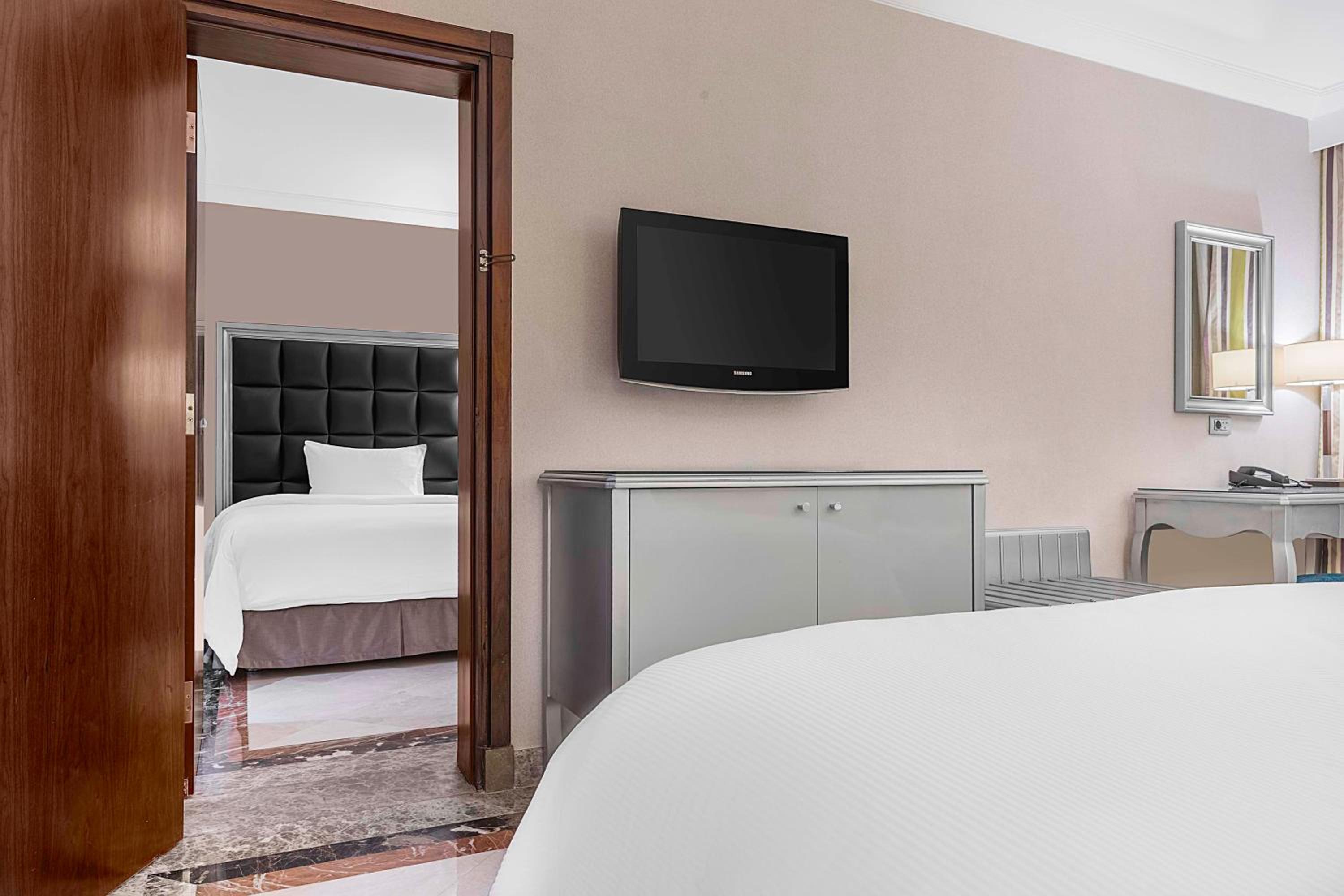 Family Connecting Rooms