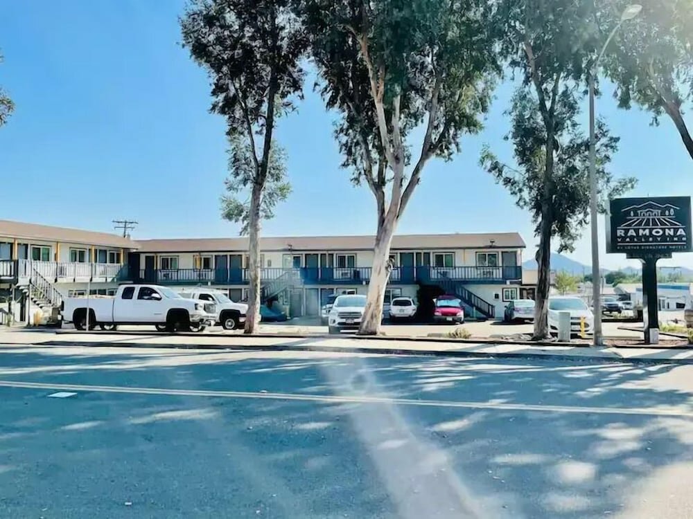 Senior Single Room, 1 Bedroom, Roll-in Shower, Non Smoking