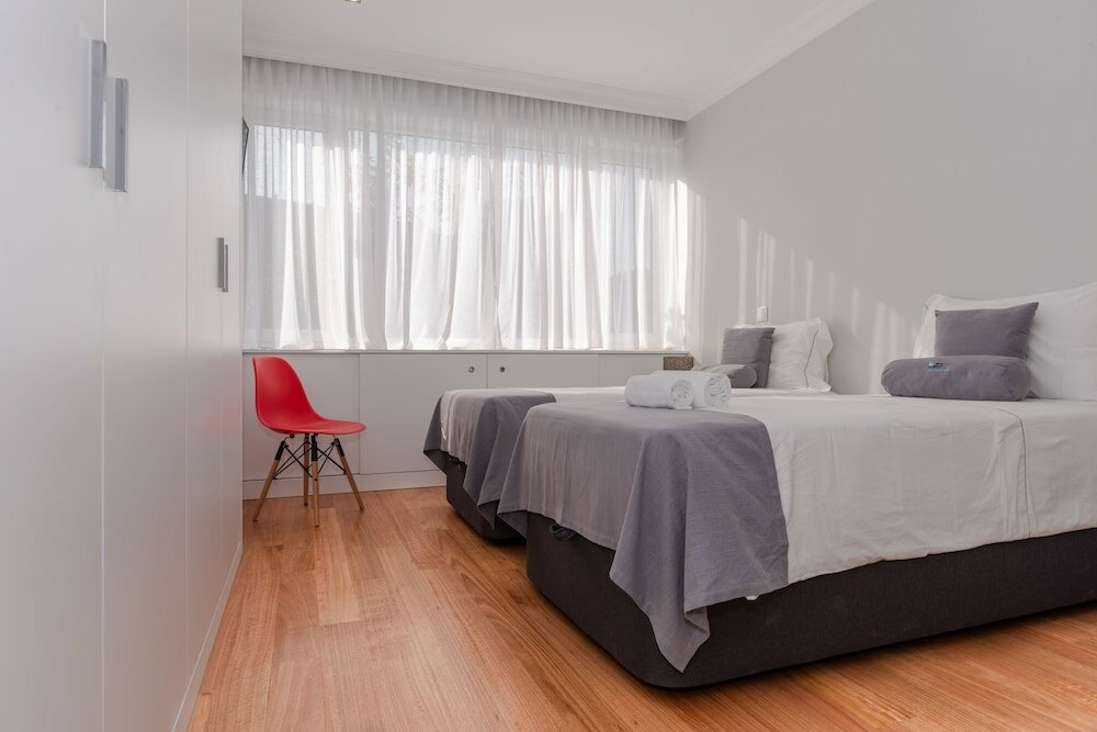 City Apartment, 5 Bedrooms, City View (Downtown Harmony)