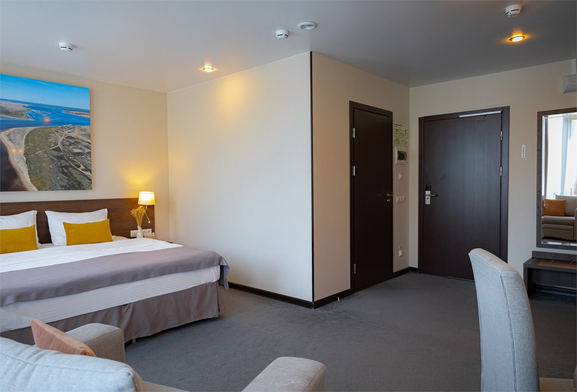 КОМФОРТ ДВУХМЕСТНЫЙ С КРЕСЛОМ (второй корпус)