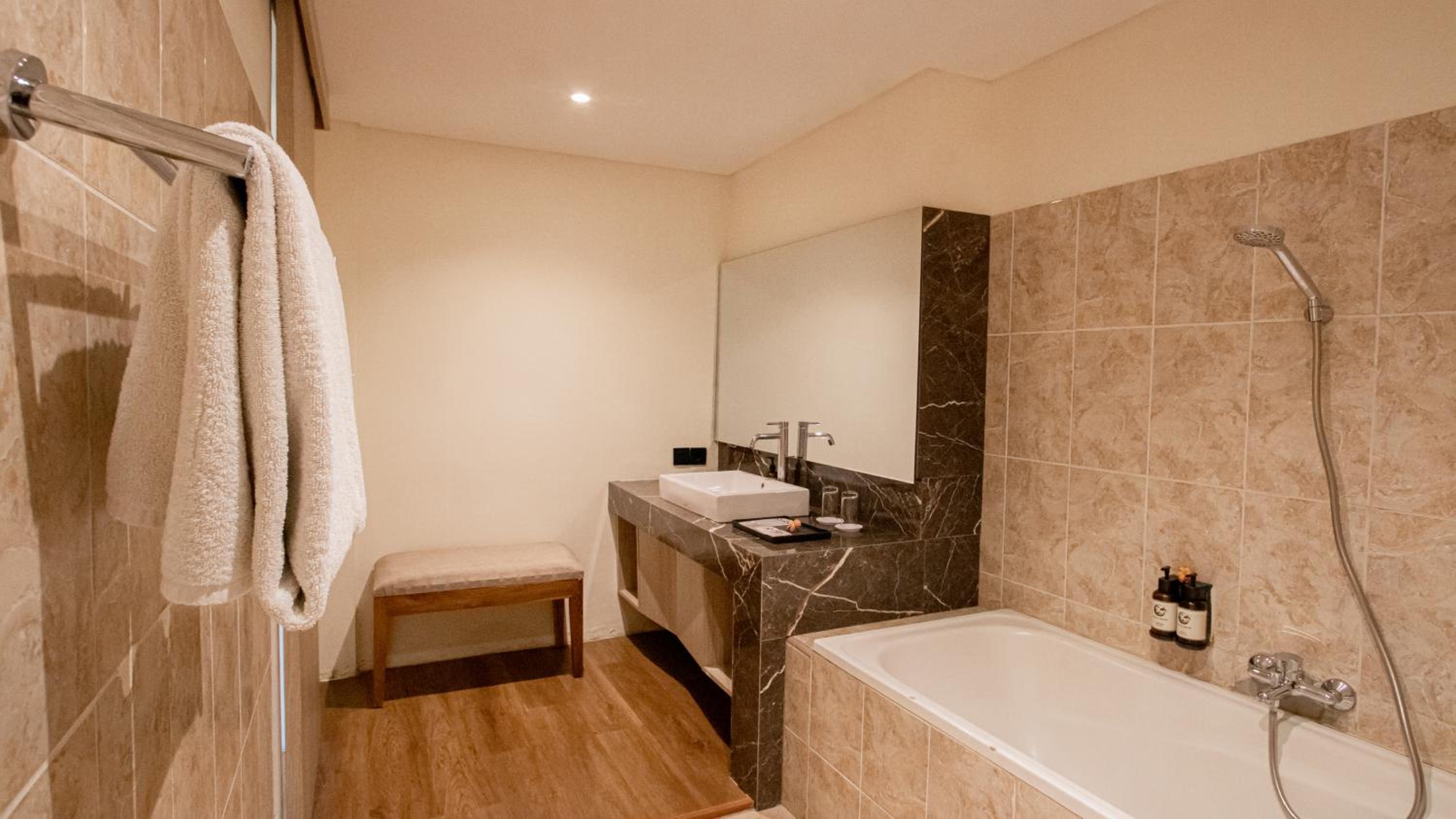 Deluxe Room - Garden Access