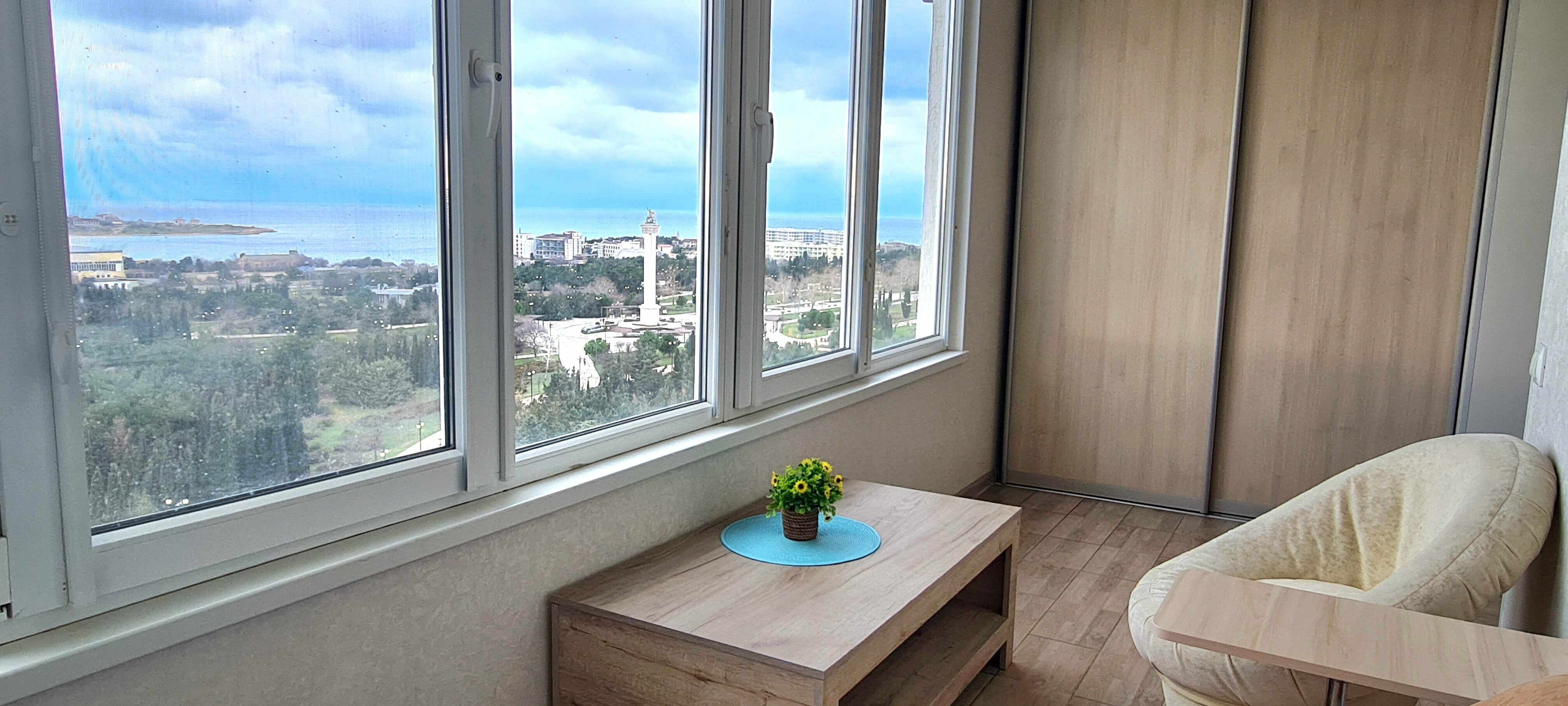 Апартаменты  с кухней с балконом с видом на море и Парк Победы