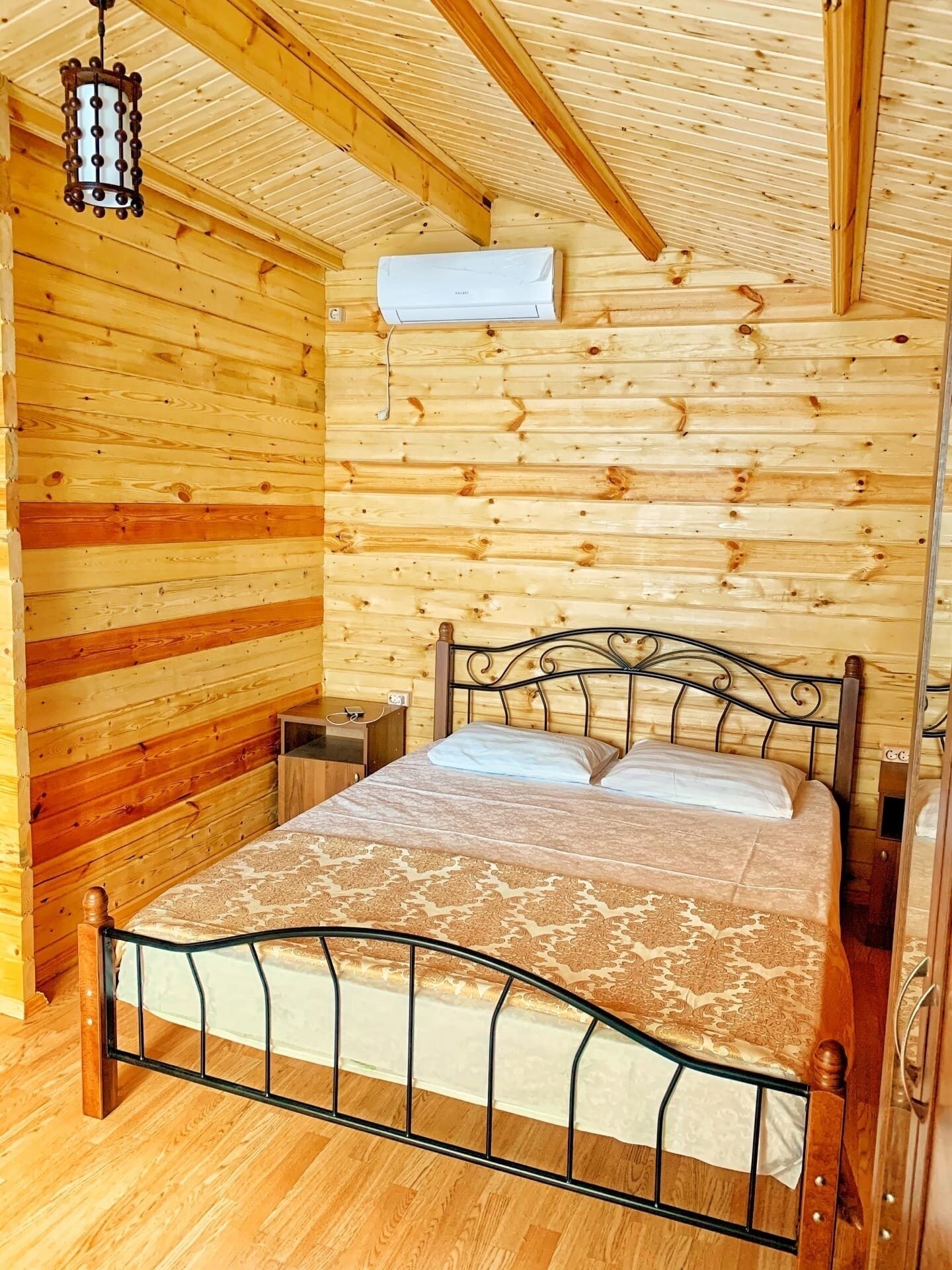 Трехместный домик в цитрусовом саду