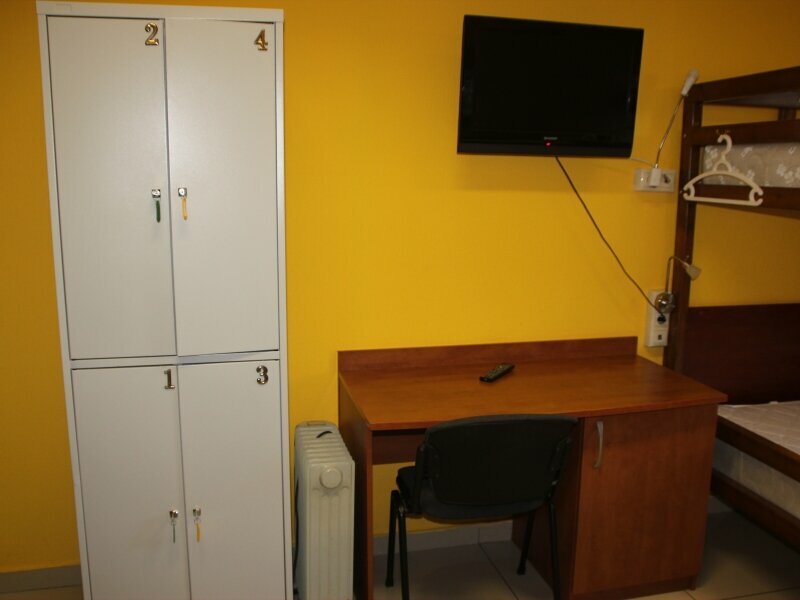 Кровать в общем 6-местном номере