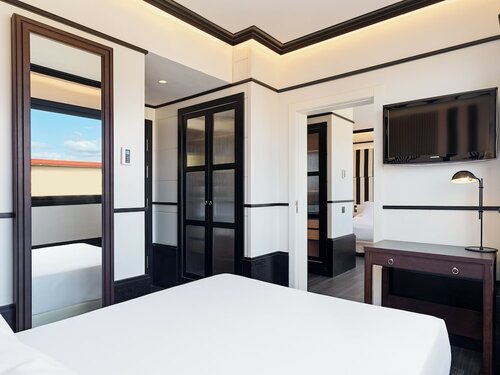 Семейный номер в H10 Marina Barcelona