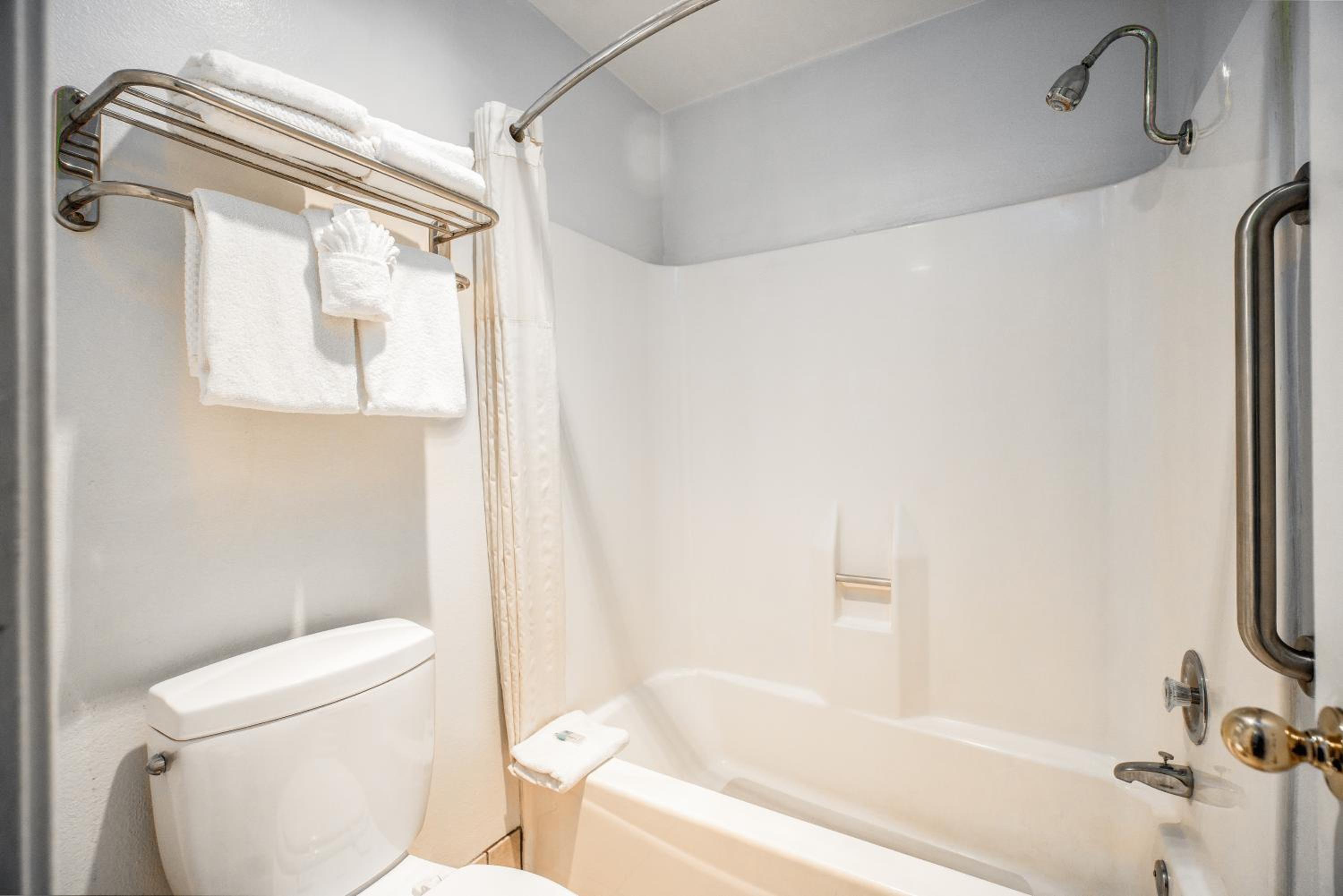 Two Bedroom Suite, 3 Queen Beds with Sofa Bed, 2 Bathrooms, Non Smoking