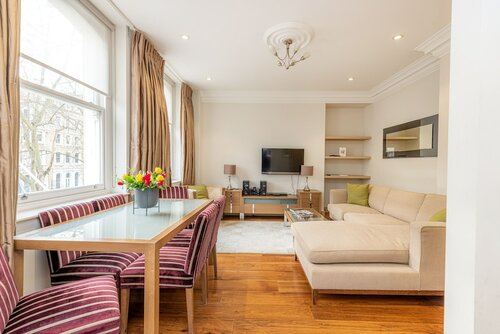 Deluxe Apartment Two bedroom в Claverley Court
