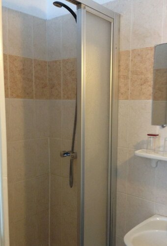 Стандартный двухместный номер с 1 двуспальной кроватью (with shower only) в Hotel Belle Meuniere