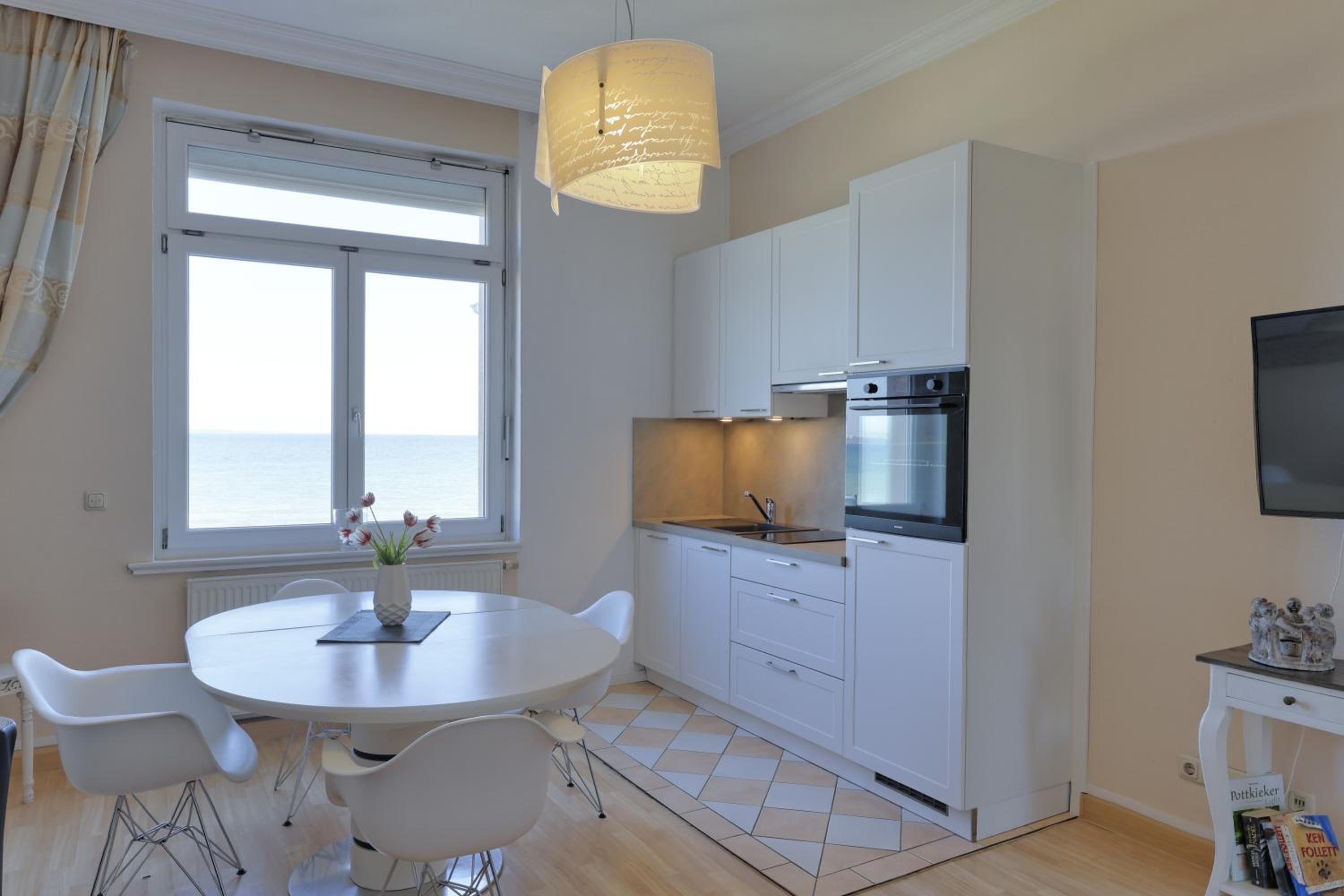 Apartment 105 with Sea View