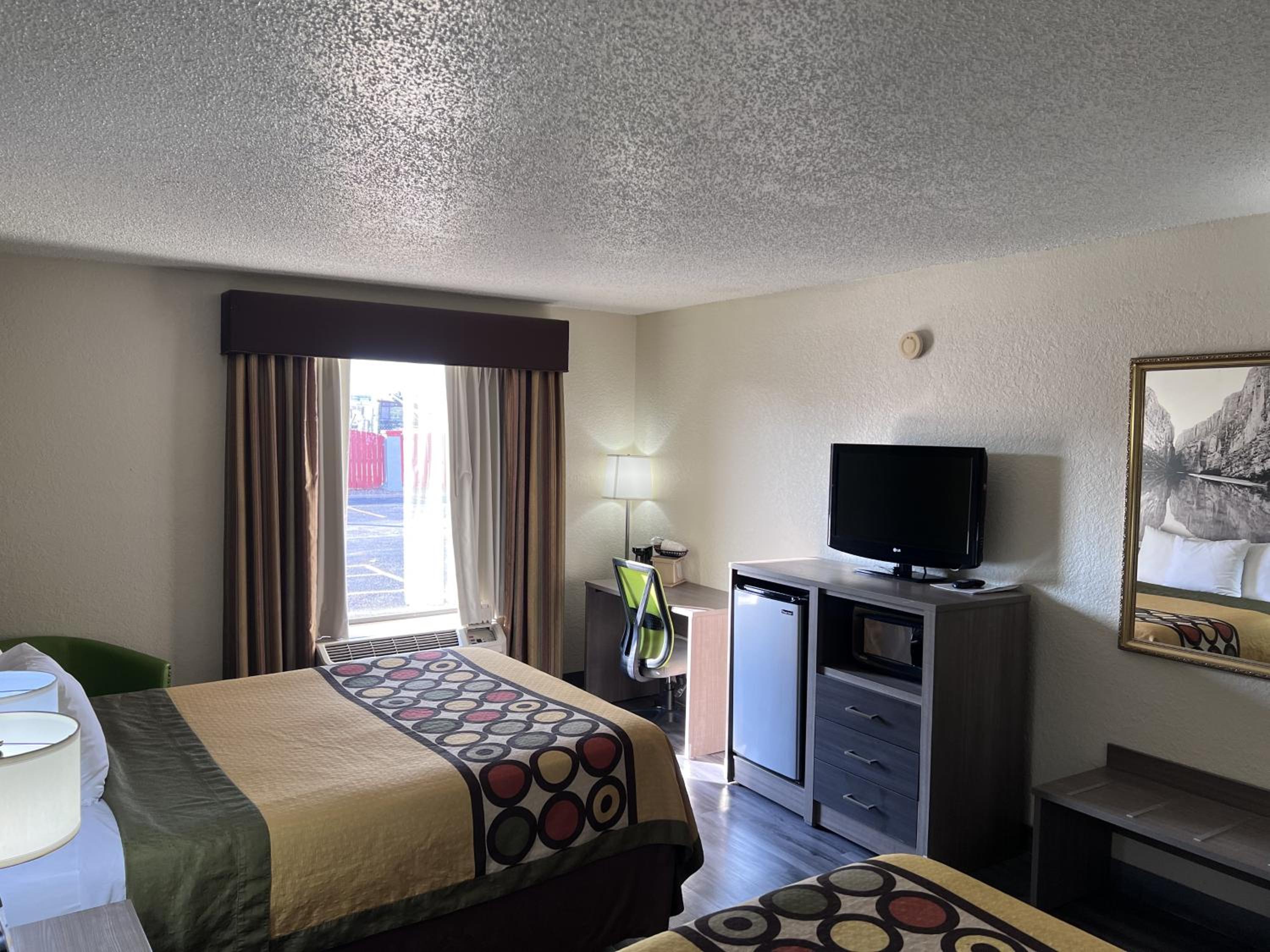 Queen Room with Two Queen Beds - Non-Smoking