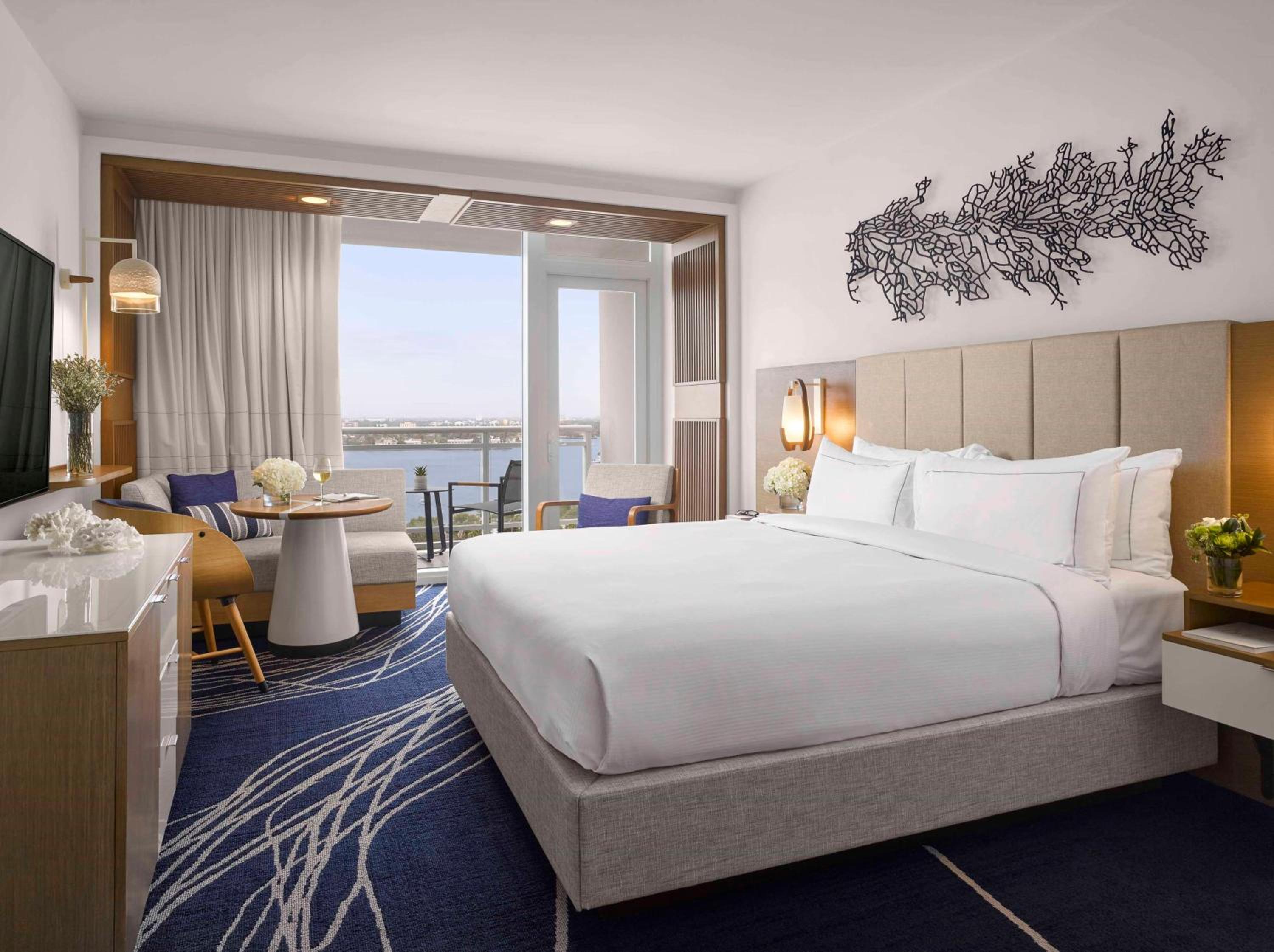 King Room with Balcony and Marina View