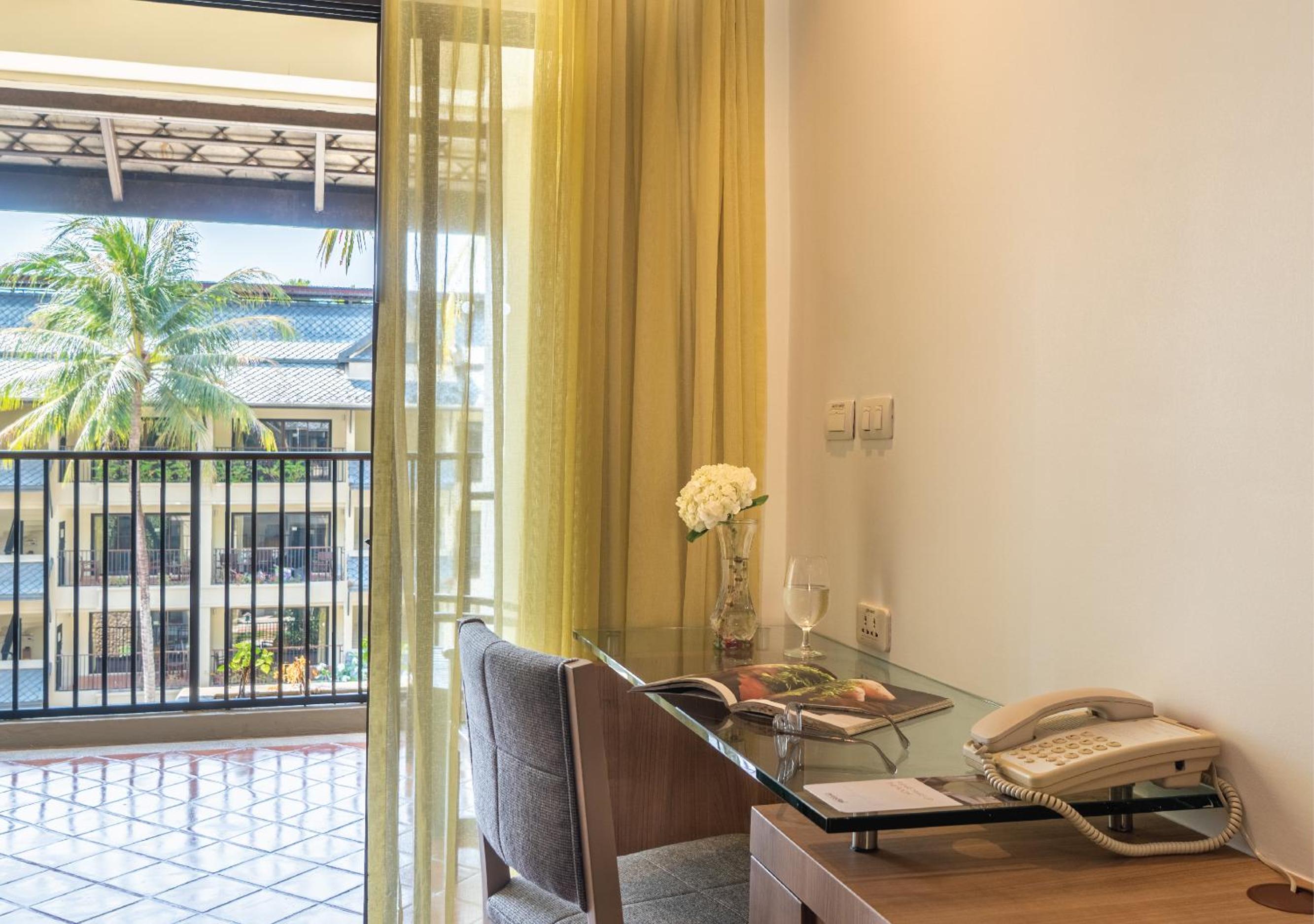 One-Bedroom Suite with Terrace