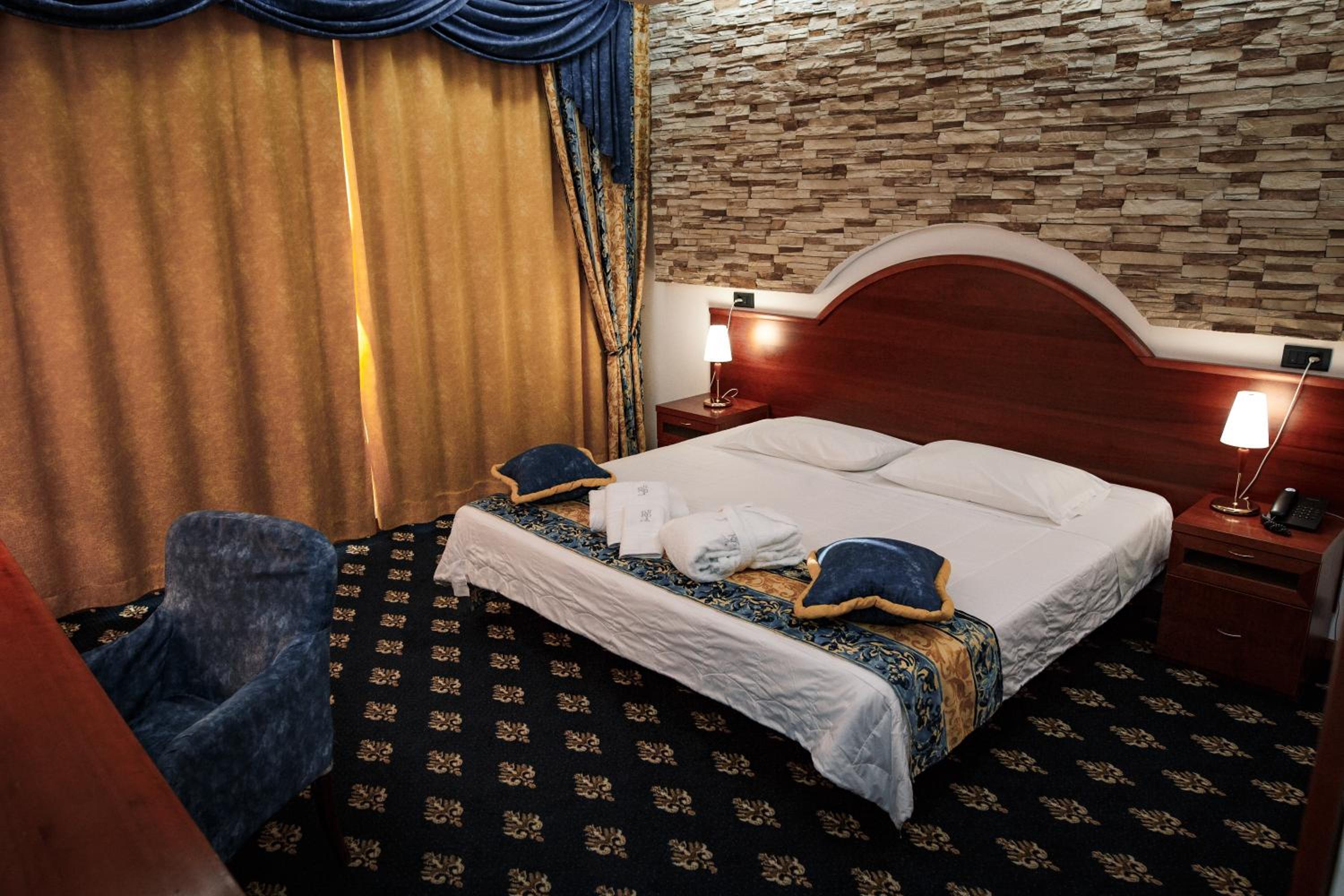 Deluxe Double or Twin Room