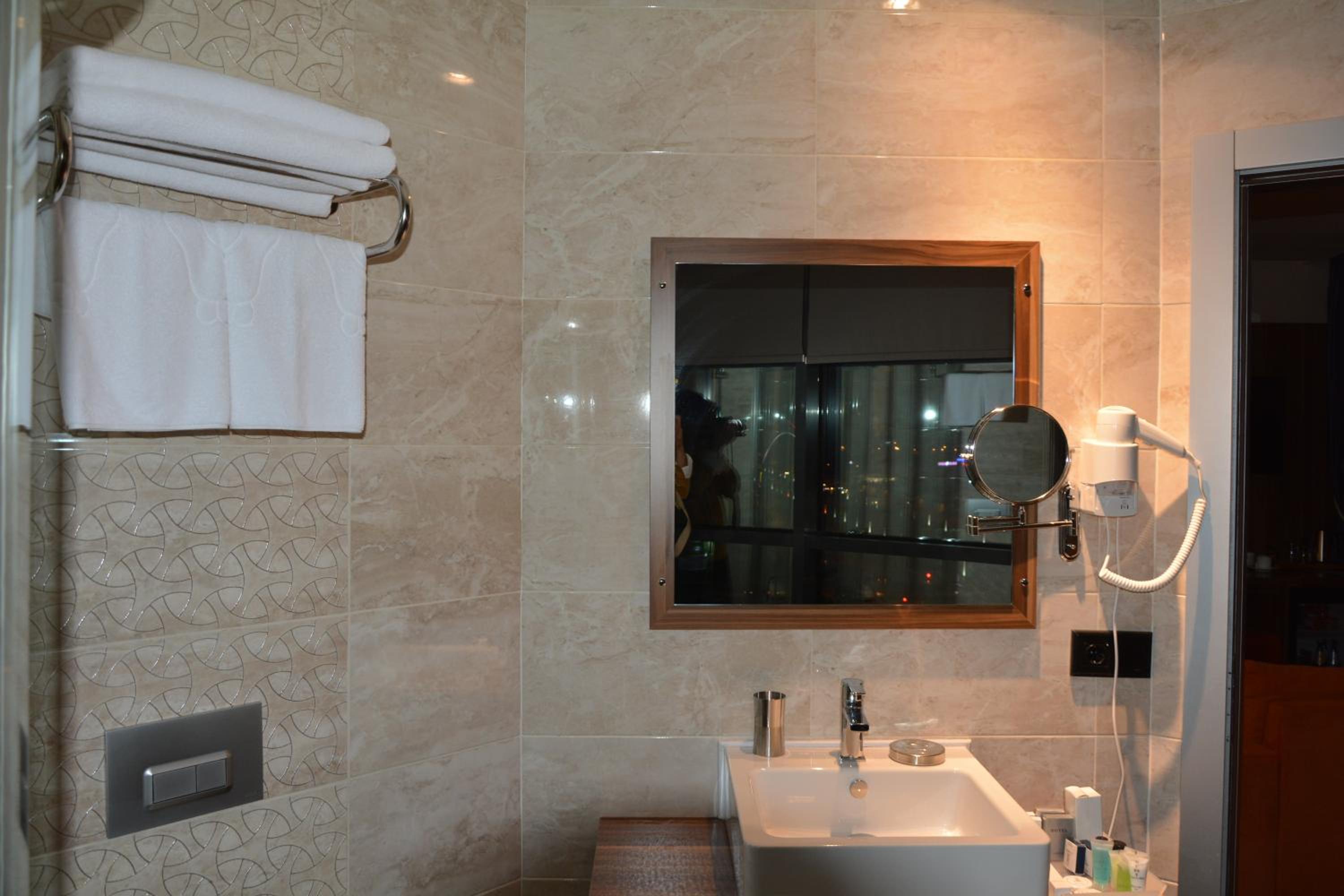 Twin Room with City View