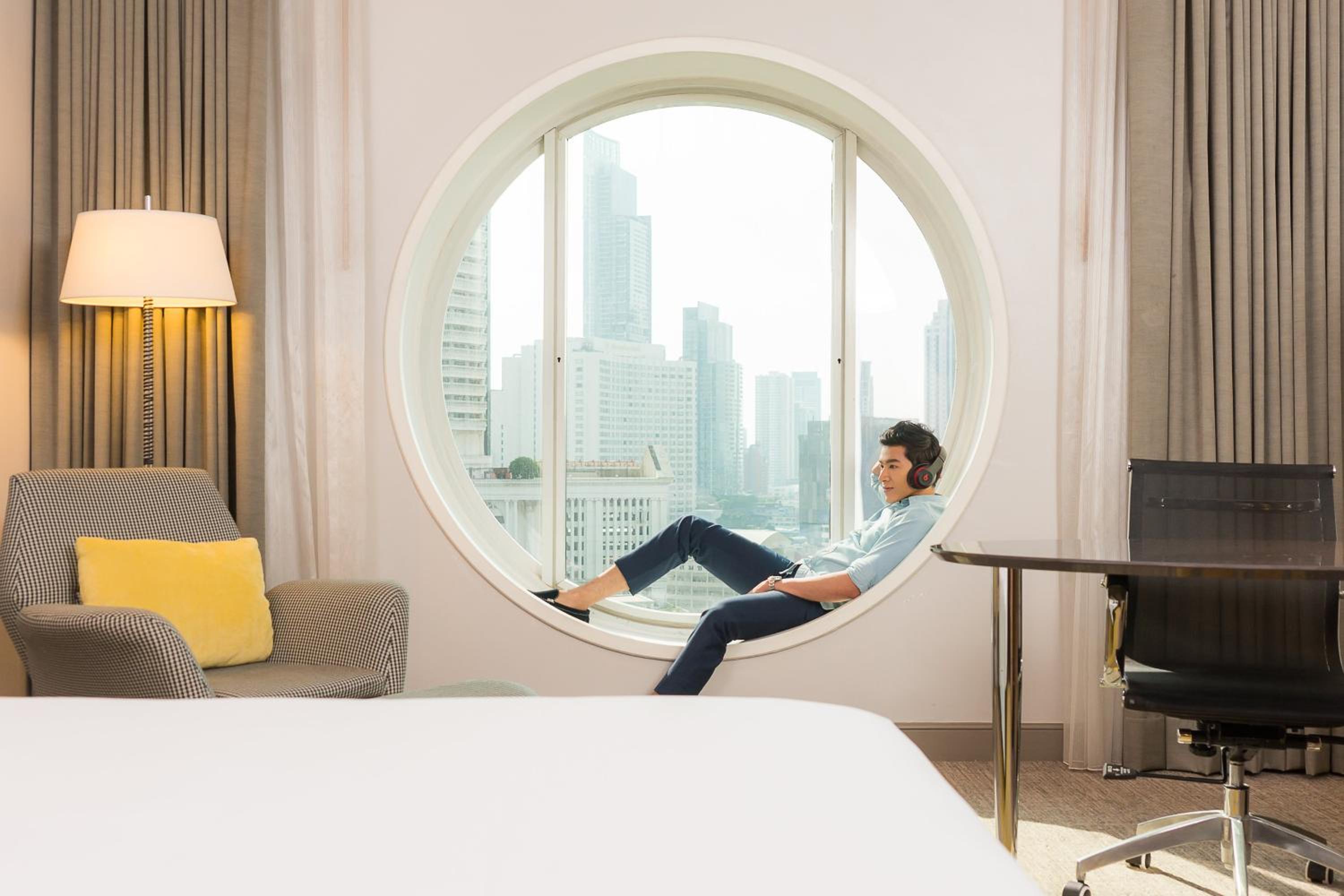 Deluxe King Room - Non-Smoking