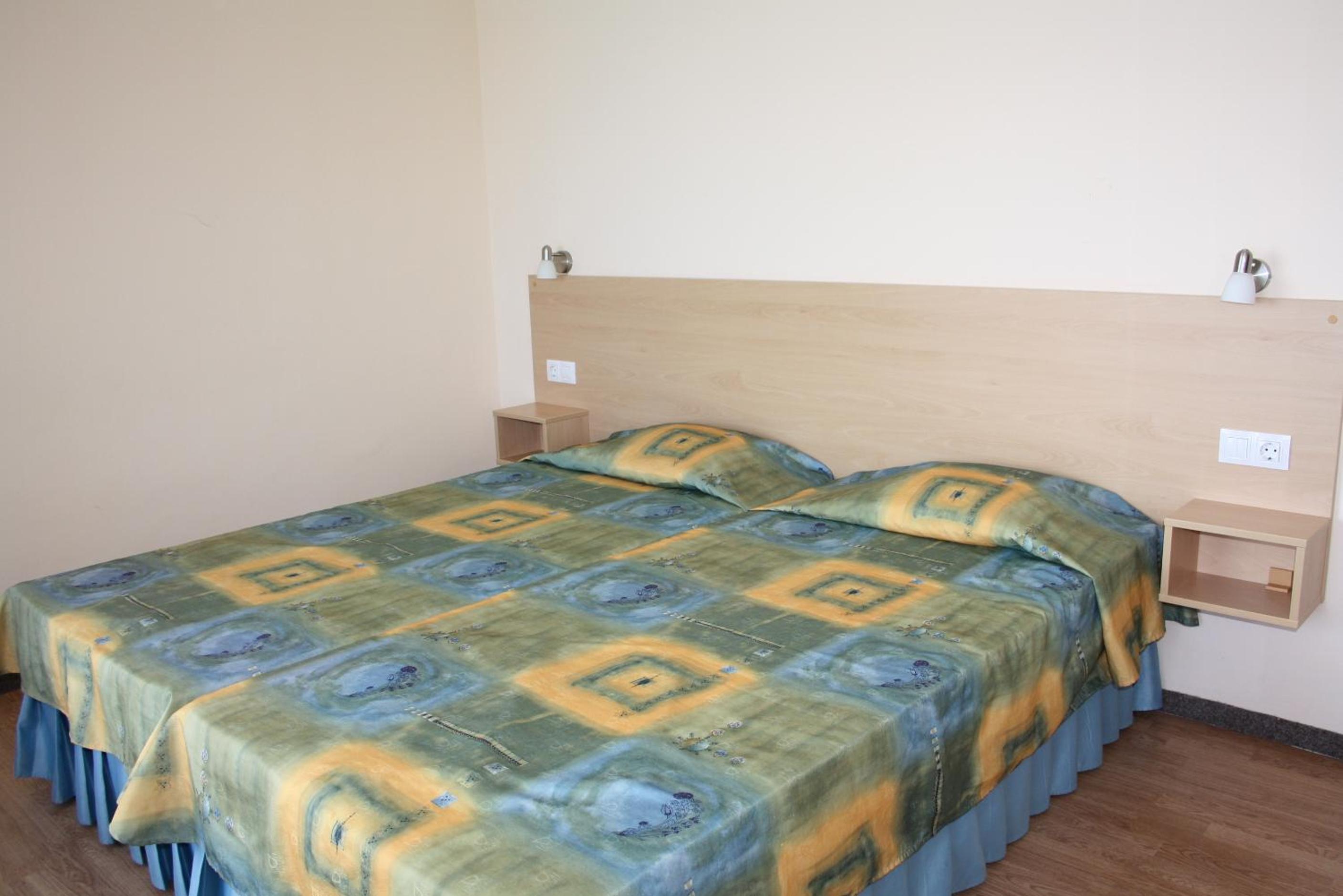 Twin Room With Balcony And Side Sea View (2 Adult + 1 Child)