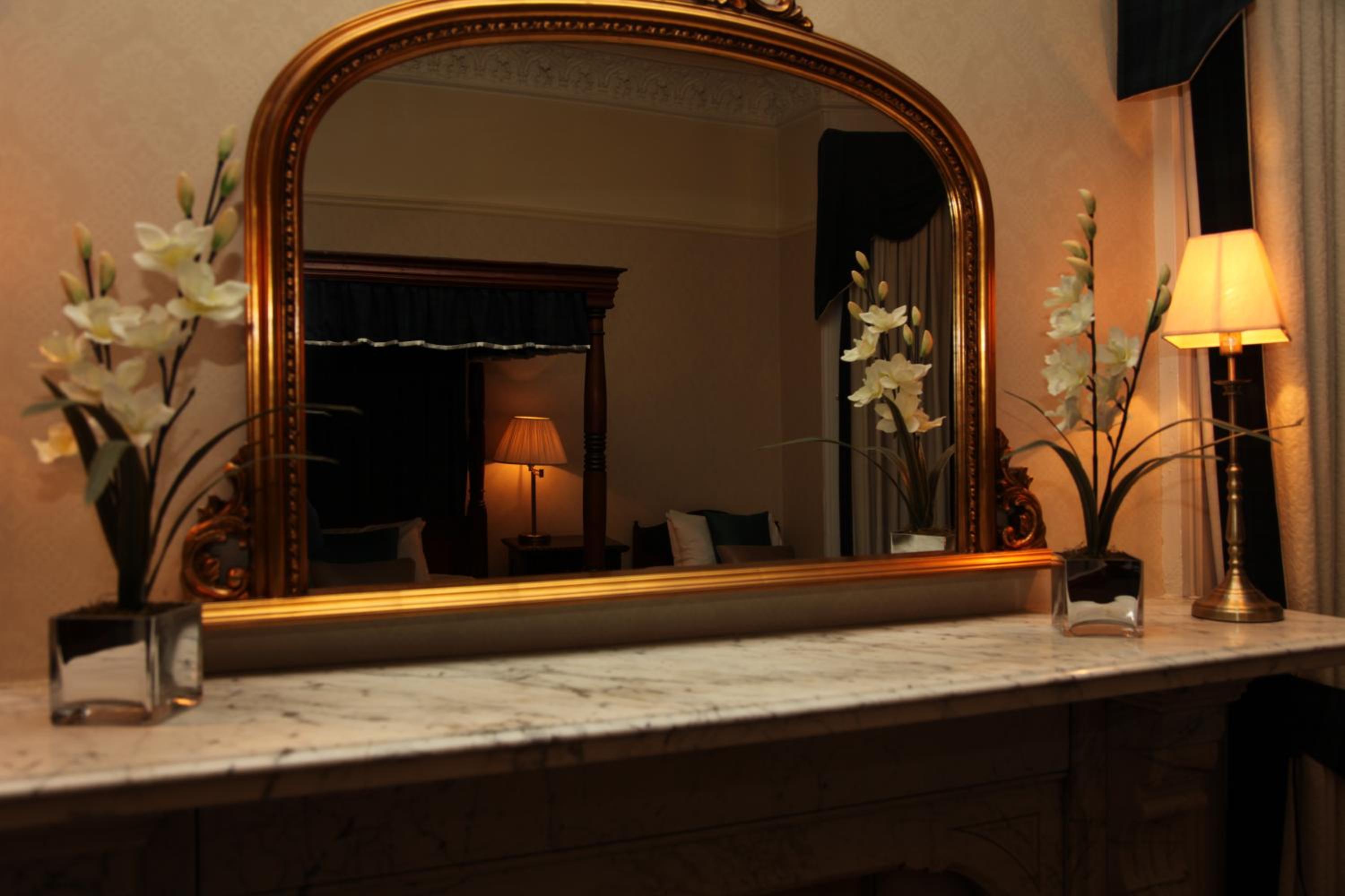 Superior Four Poster - Family Four Poster