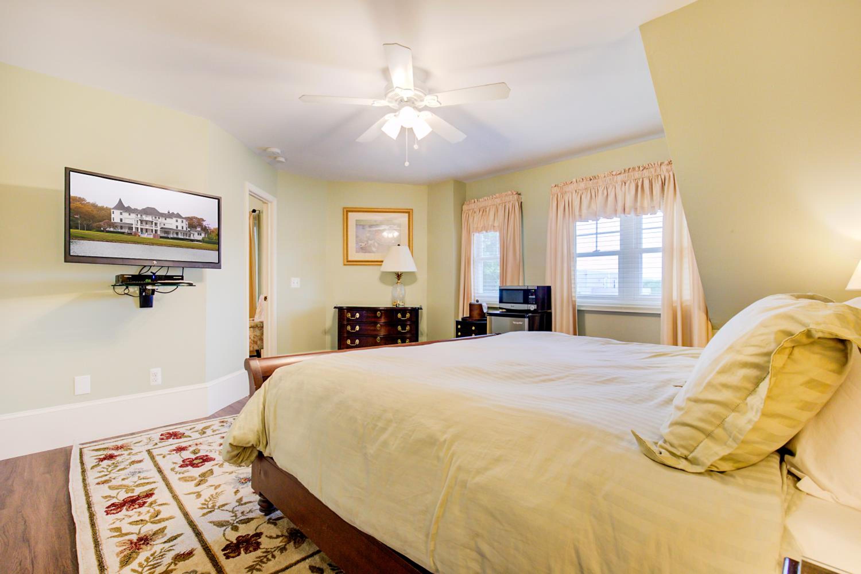 Suite with Lake View