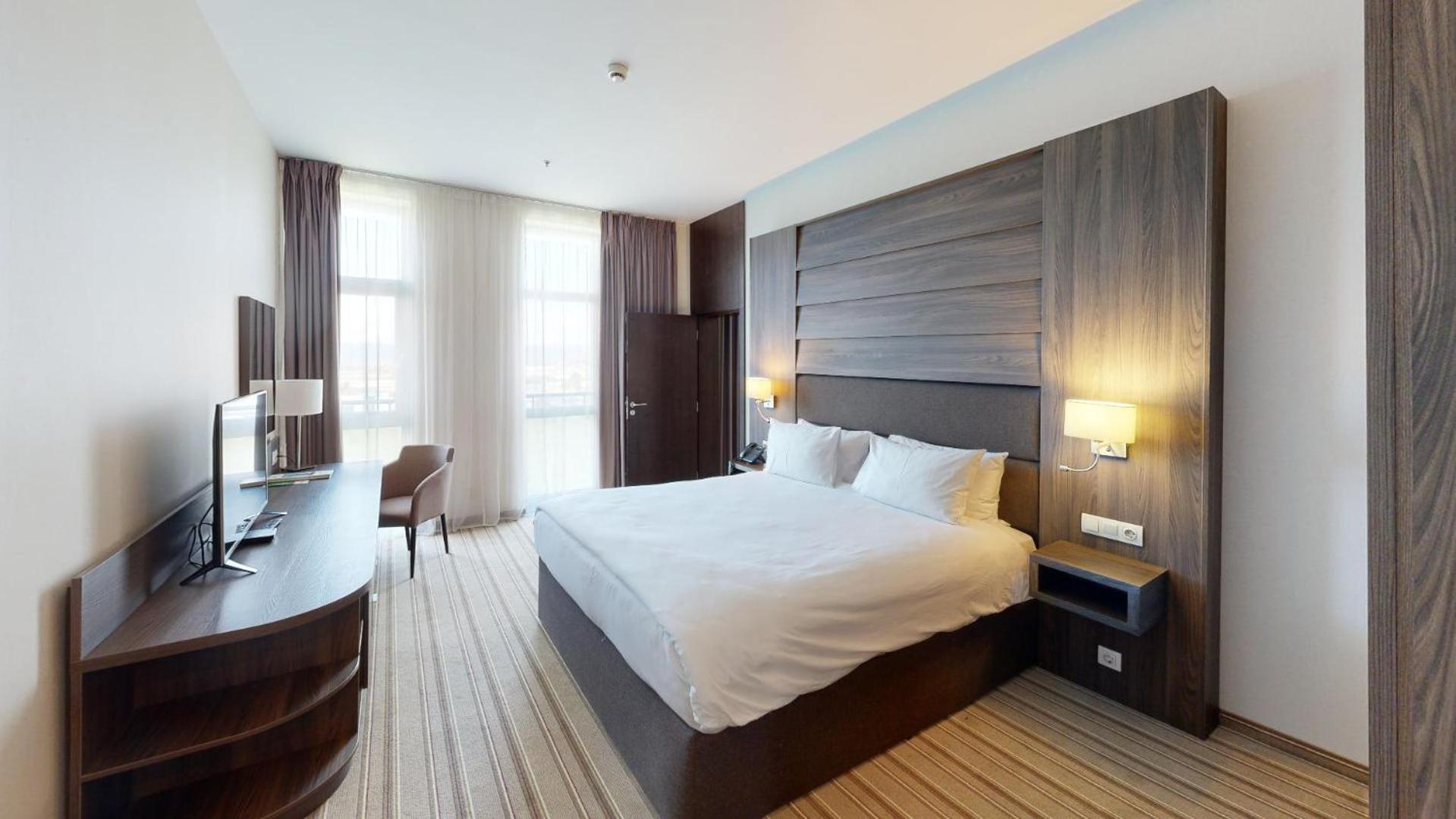 Business Suite with Complimentary Water, Free WiFi, Free Tea and Coffee Equipment