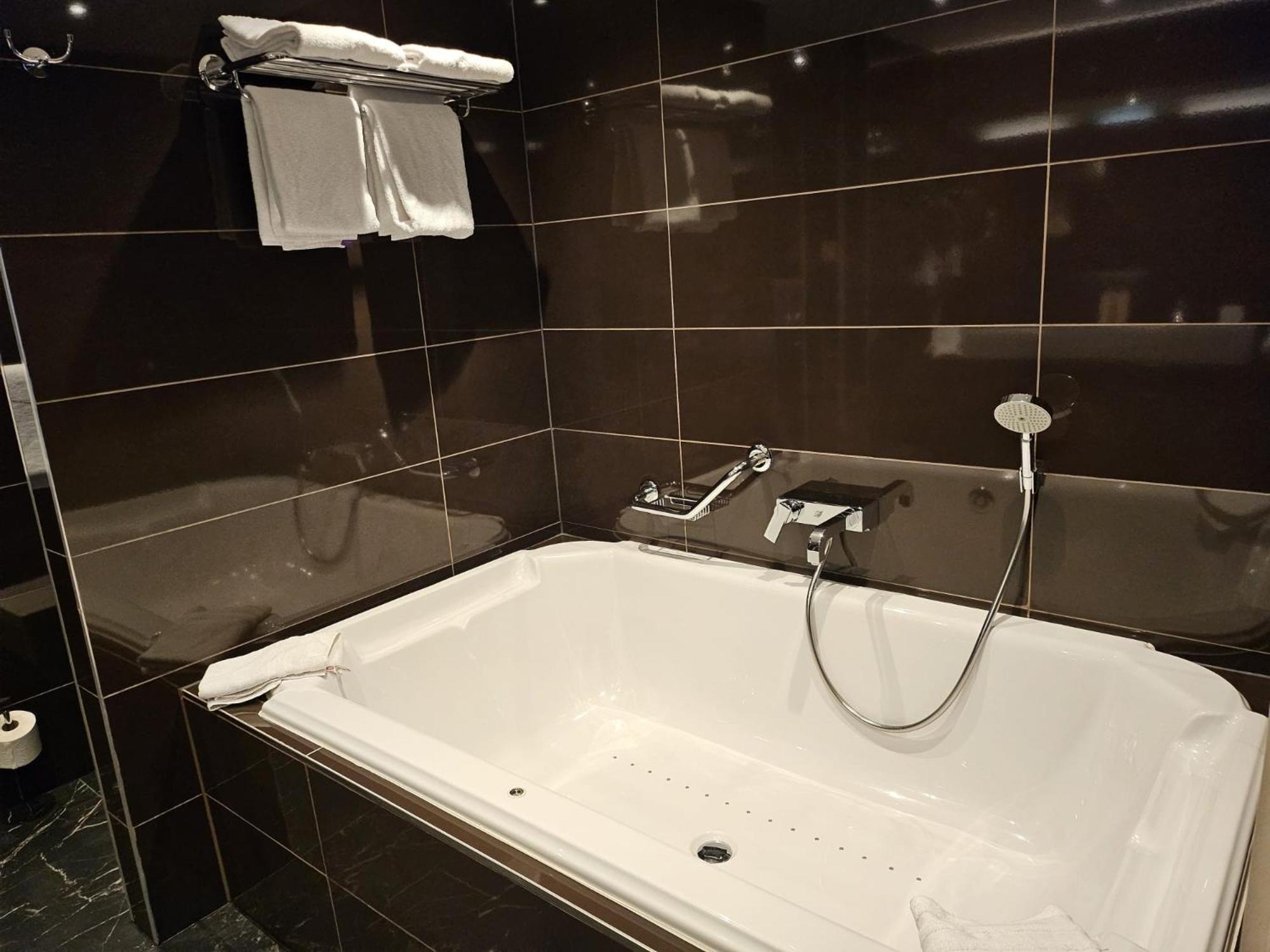 Executive Suite with One Double Bed