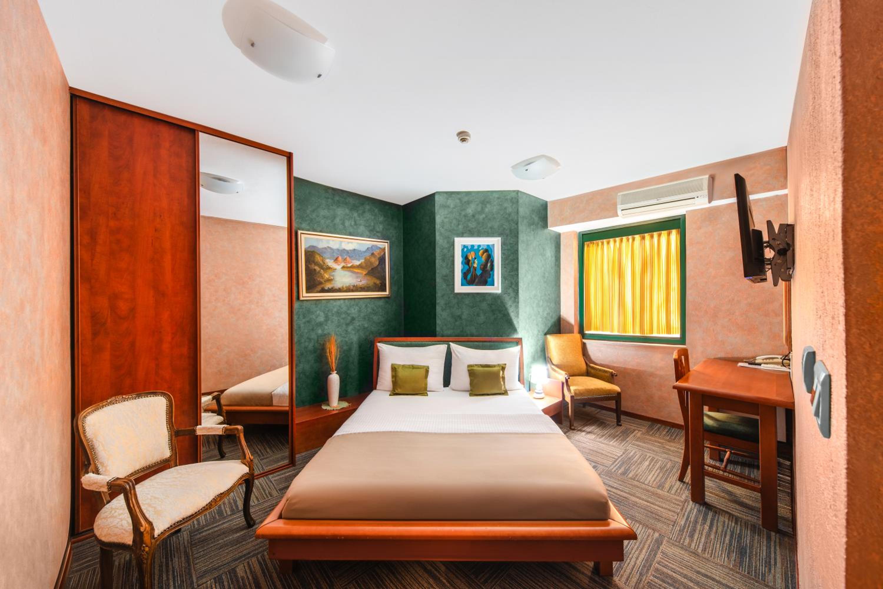 Double Room