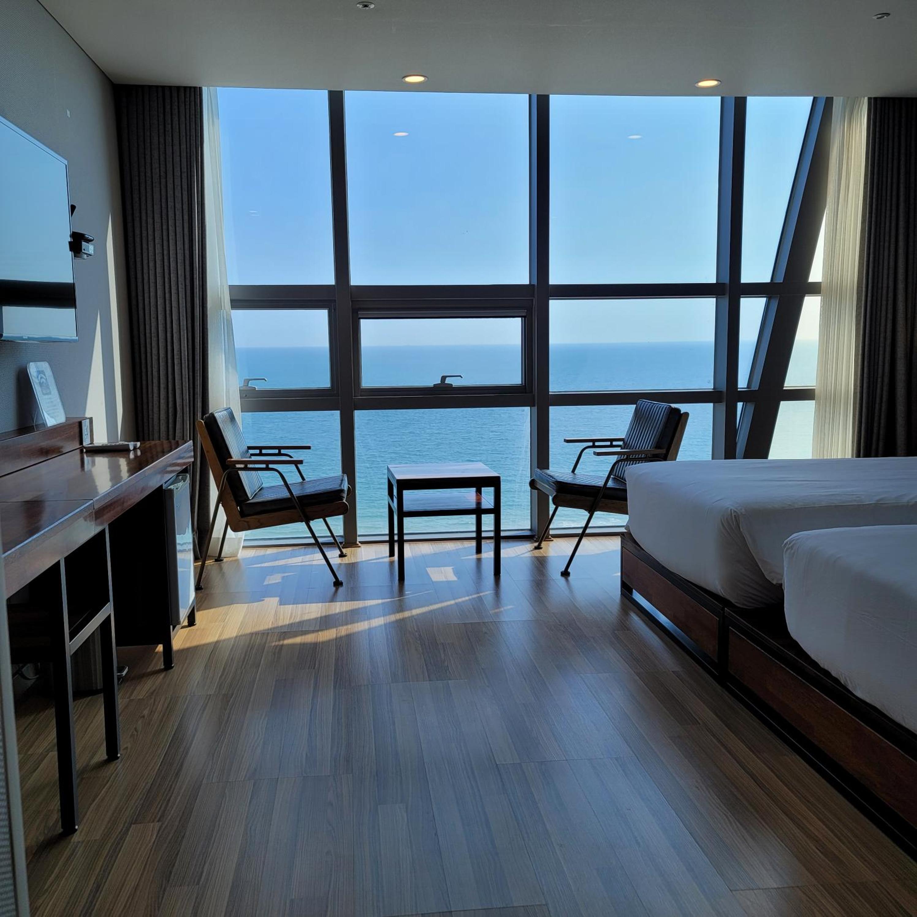 Deluxe Twin Room with Ocean View  