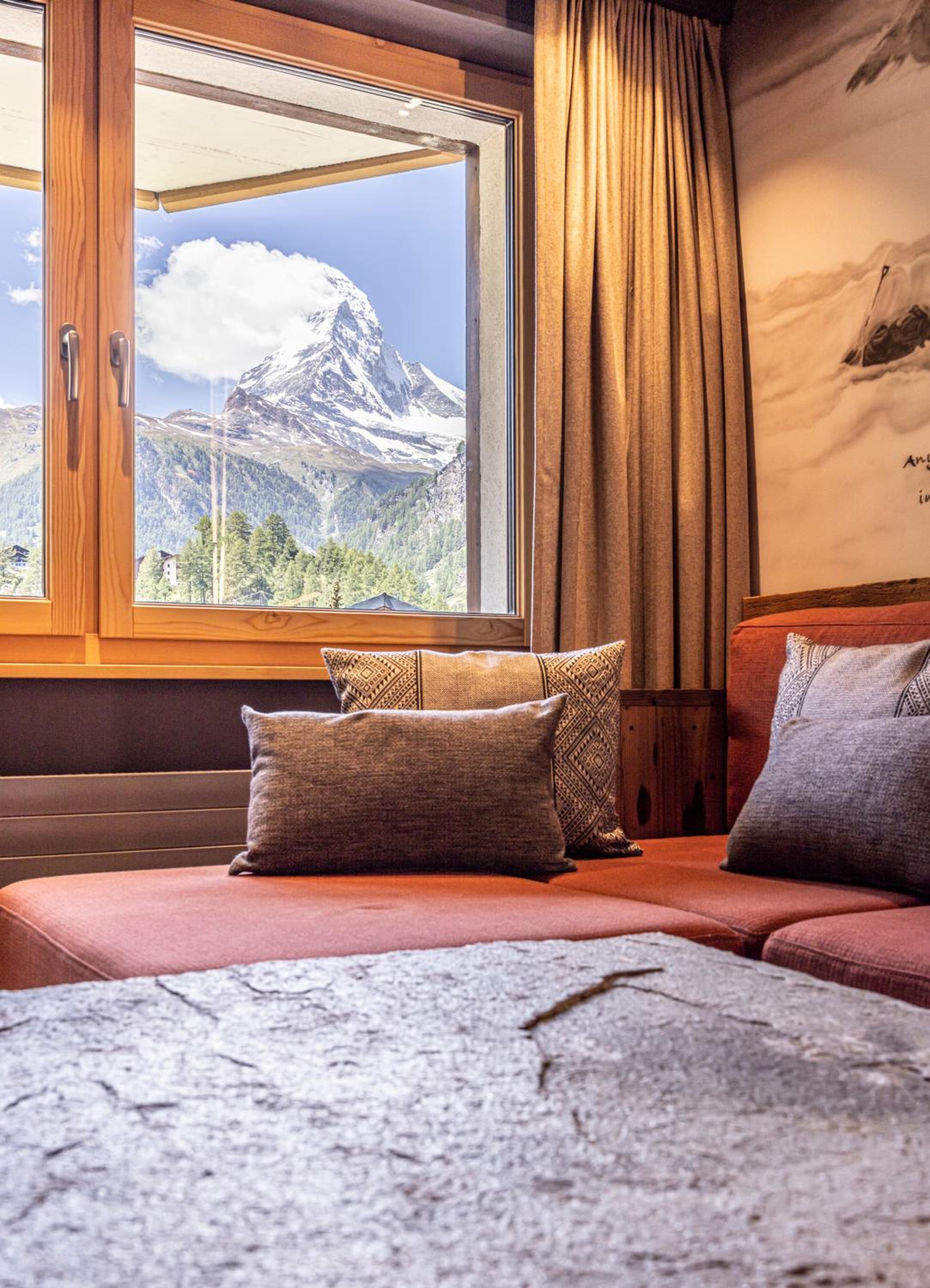 Double Room with Mountain View and Balcony
