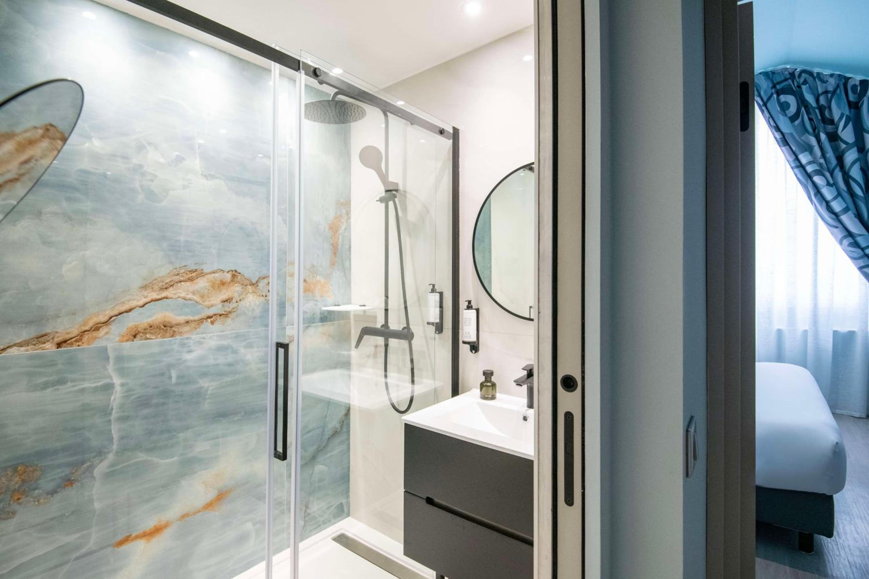 Comfort Queen Room - Attic